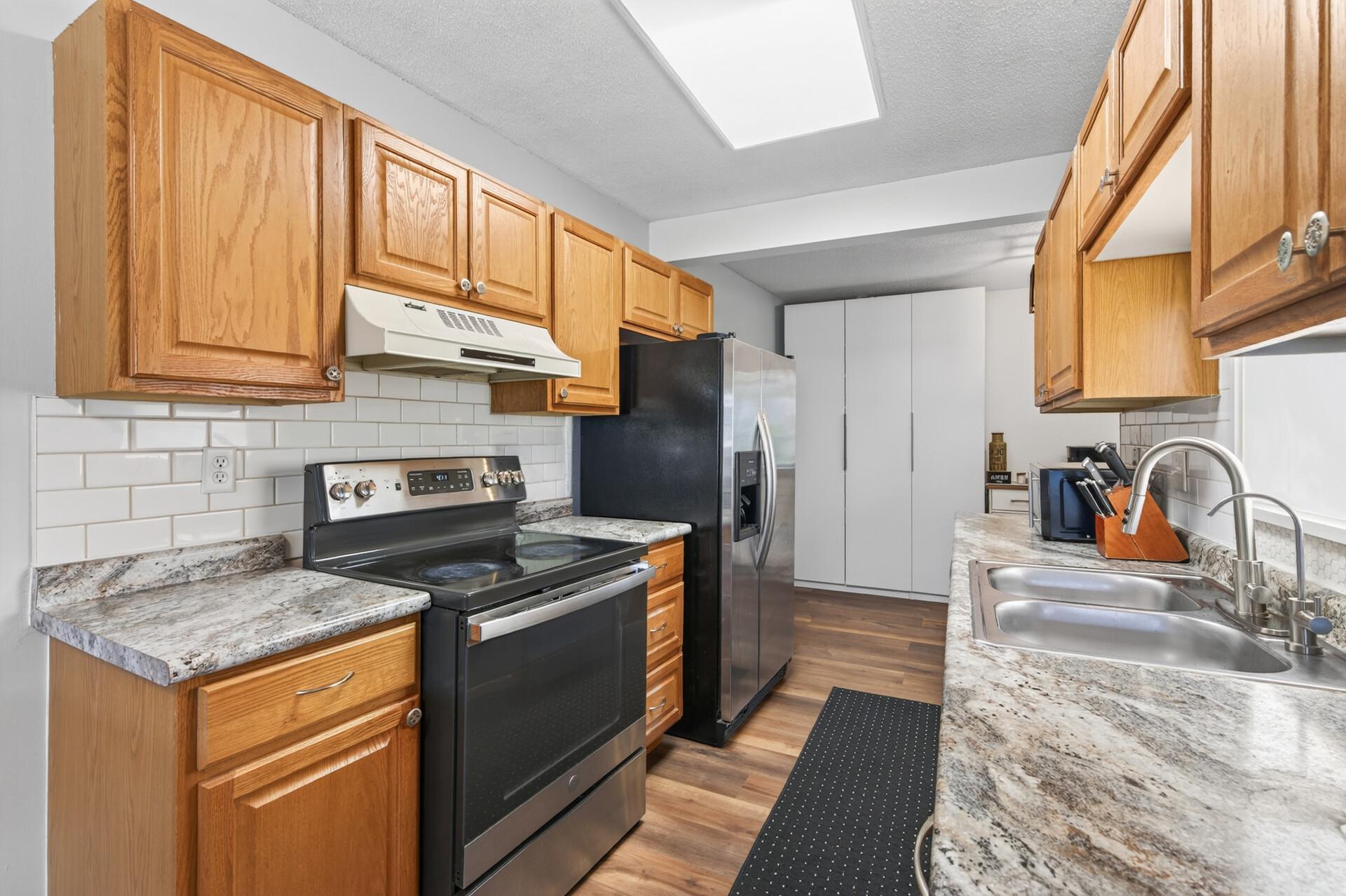 View of Residential at 123 McKnight Road #J, Saint Paul MN 55119, Saint Paul (10 of 37) - Mike Wilen | Minnesota Team Real Estate