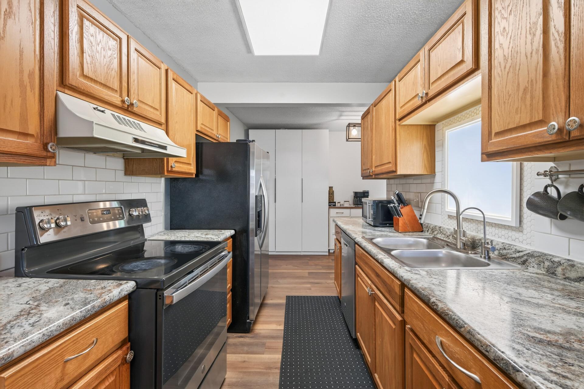 View of Residential at 123 McKnight Road #J, Saint Paul MN 55119, Saint Paul (12 of 37) - Mike Wilen | Minnesota Team Real Estate