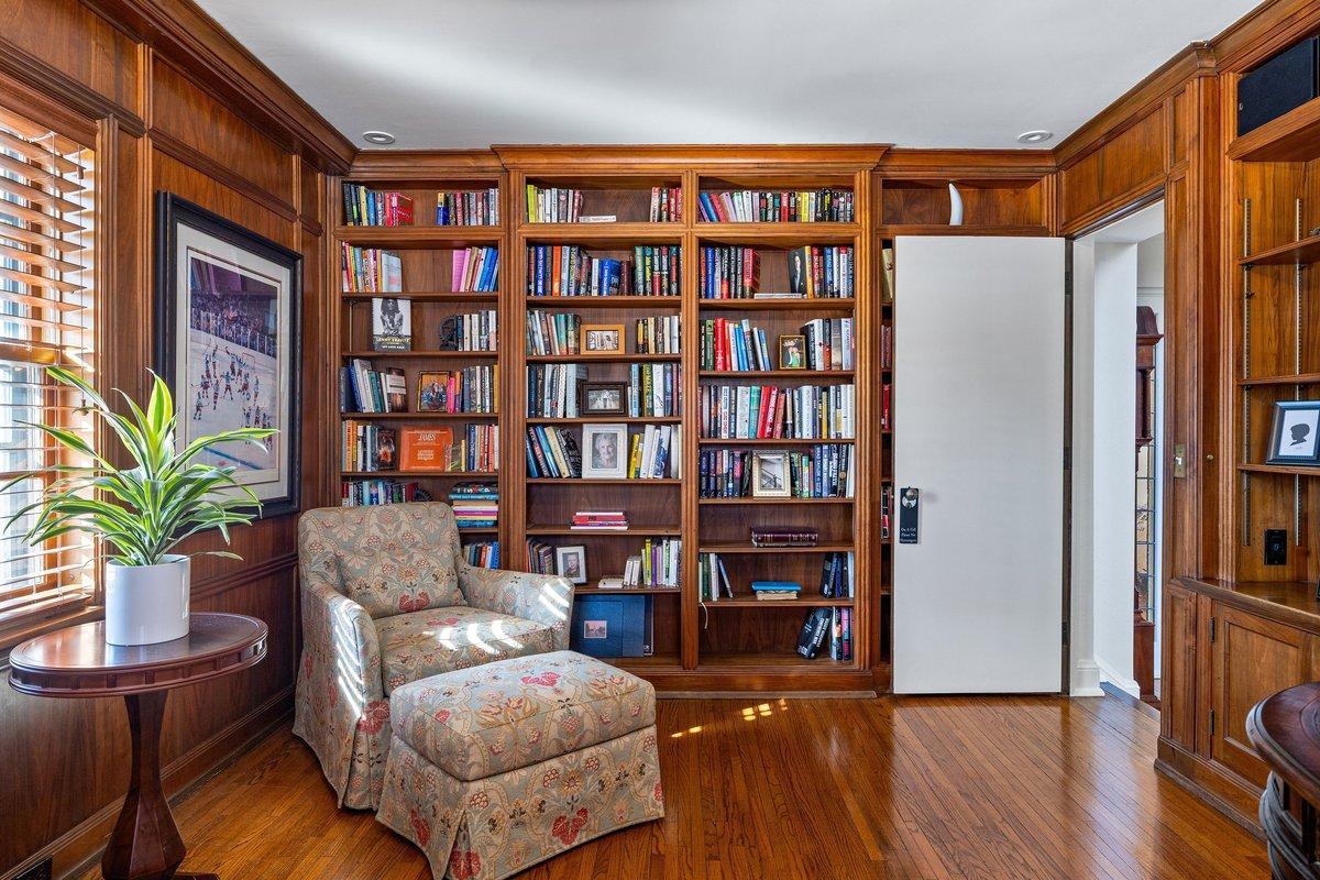 View of Residential at 1014 Mount Curve Avenue, Minneapolis MN 55403, Minneapolis (31 of 72) - Mike Wilen | Minnesota Team Real Estate