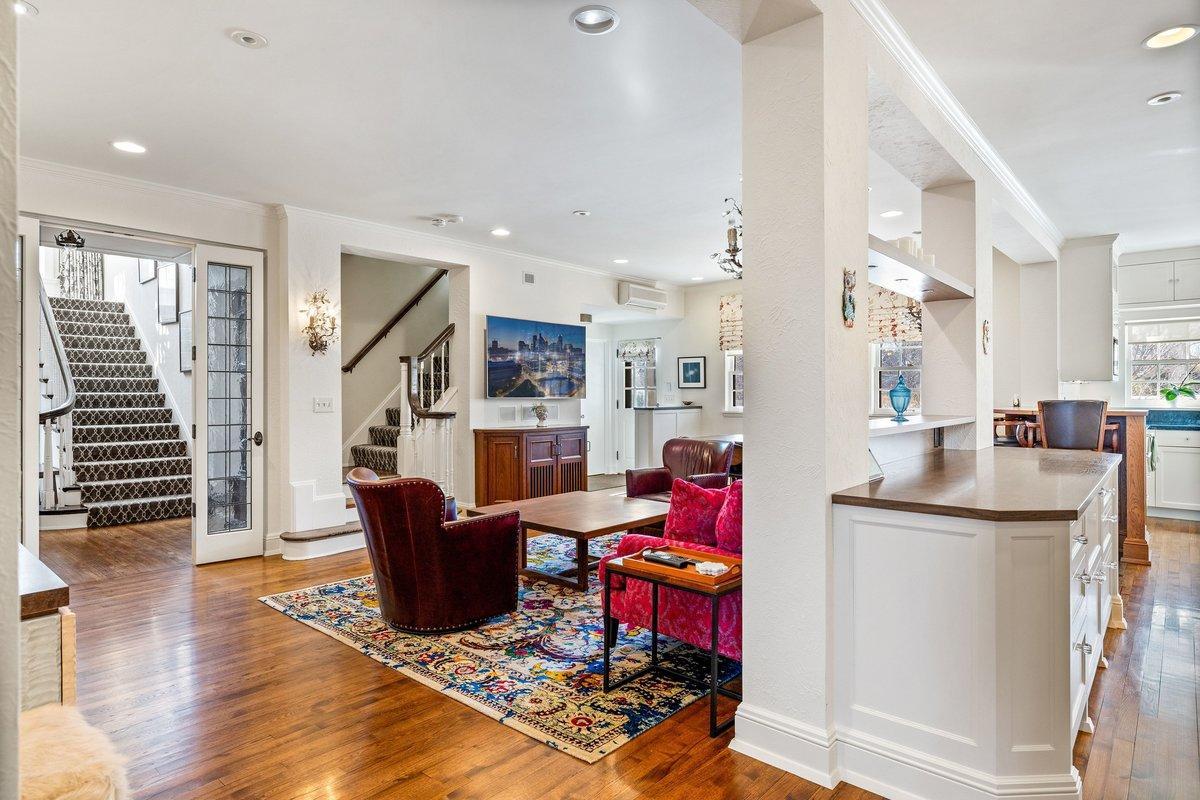 View of Residential at 1014 Mount Curve Avenue, Minneapolis MN 55403, Minneapolis (28 of 72) - Mike Wilen | Minnesota Team Real Estate