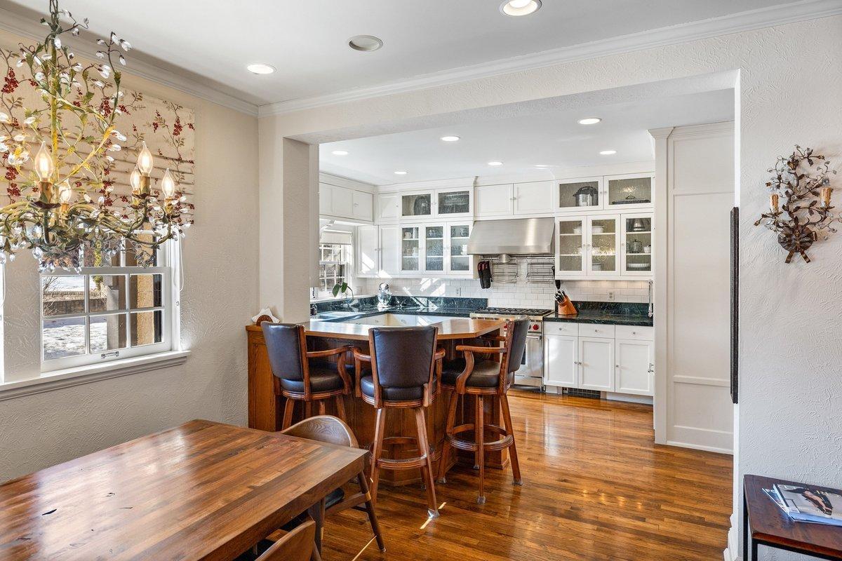 View of Residential at 1014 Mount Curve Avenue, Minneapolis MN 55403, Minneapolis (27 of 72) - Mike Wilen | Minnesota Team Real Estate