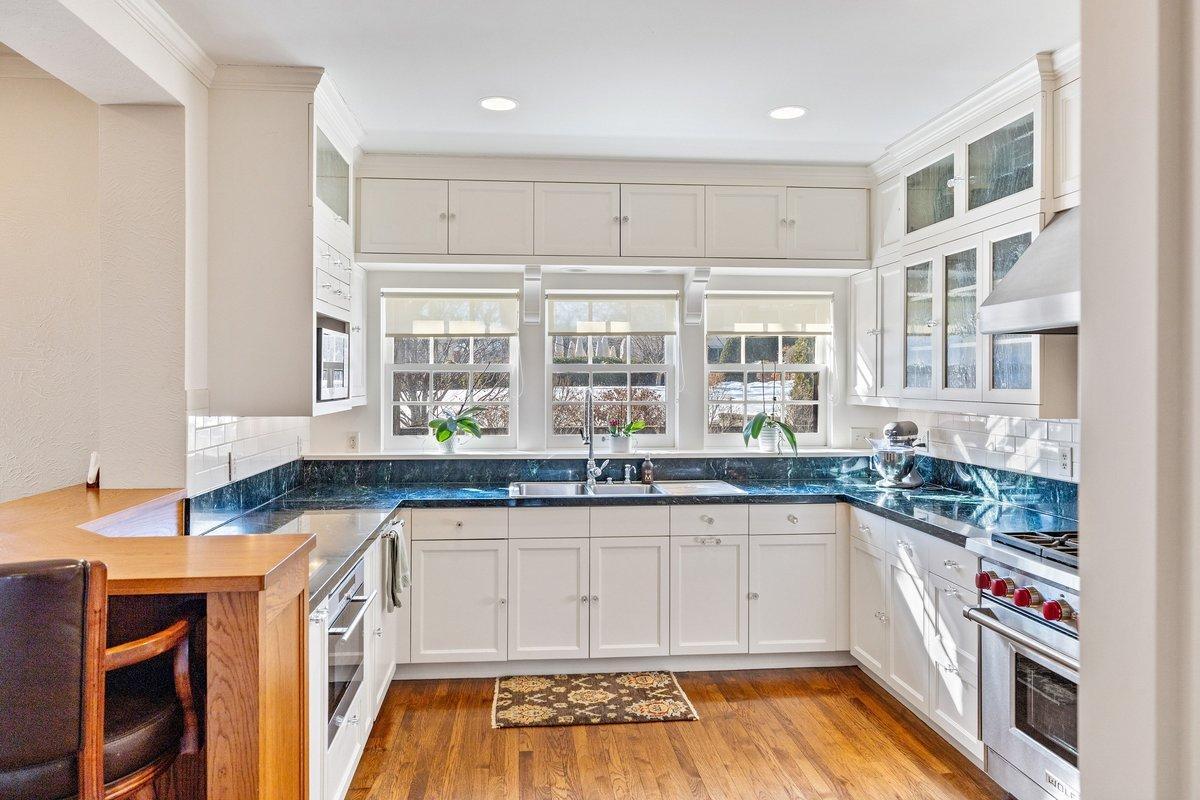 View of Residential at 1014 Mount Curve Avenue, Minneapolis MN 55403, Minneapolis (25 of 72) - Mike Wilen | Minnesota Team Real Estate