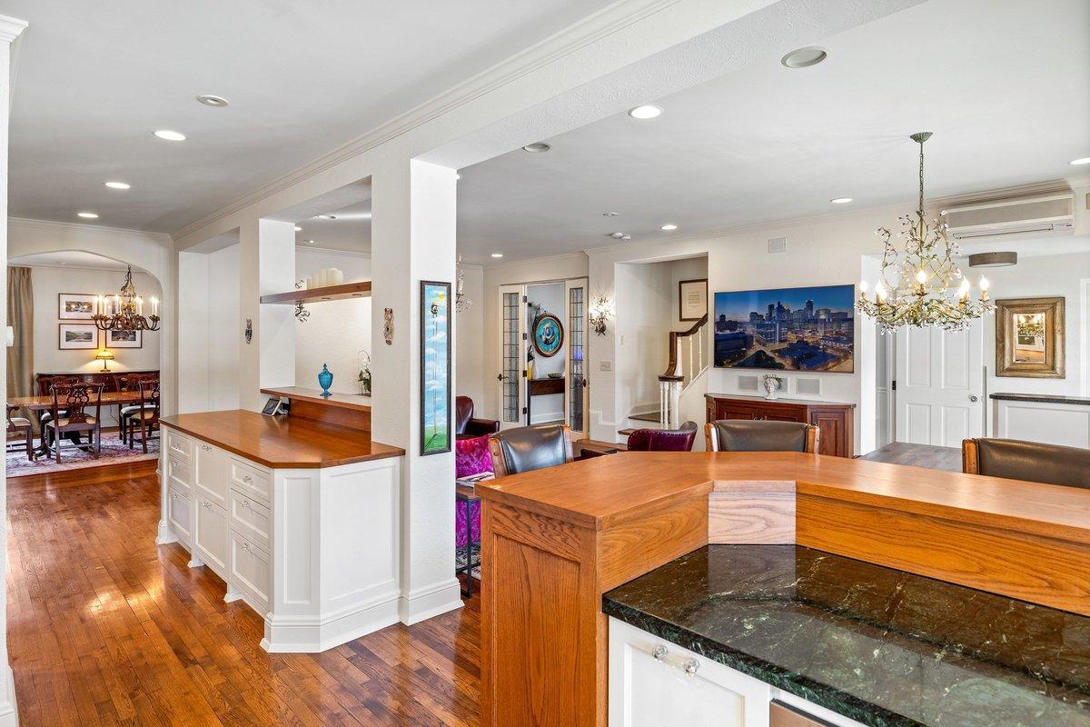 View of Residential at 1014 Mount Curve Avenue, Minneapolis MN 55403, Minneapolis (23 of 72) - Mike Wilen | Minnesota Team Real Estate