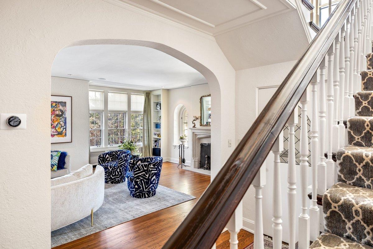 View of Residential at 1014 Mount Curve Avenue, Minneapolis MN 55403, Minneapolis (4 of 72) - Mike Wilen | Minnesota Team Real Estate
