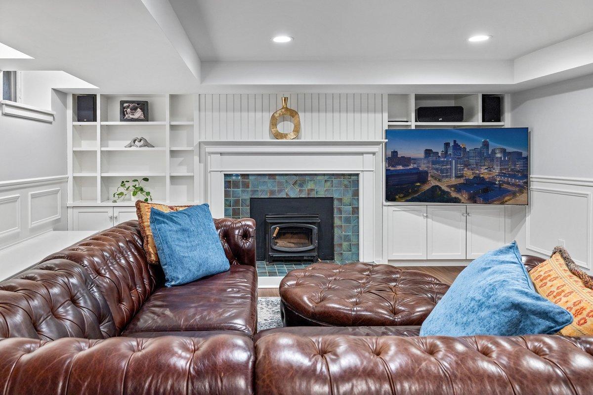 View of Residential at 1014 Mount Curve Avenue, Minneapolis MN 55403, Minneapolis (57 of 72) - Mike Wilen | Minnesota Team Real Estate