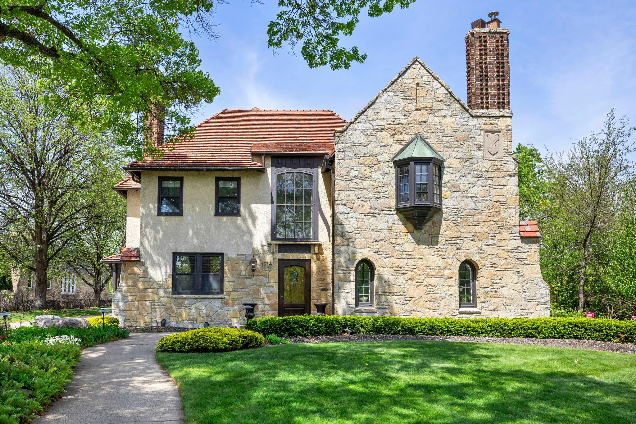 View of Residential at 1014 Mount Curve Avenue, Minneapolis MN 55403, Minneapolis (65 of 72) - Mike Wilen | Minnesota Team Real Estate