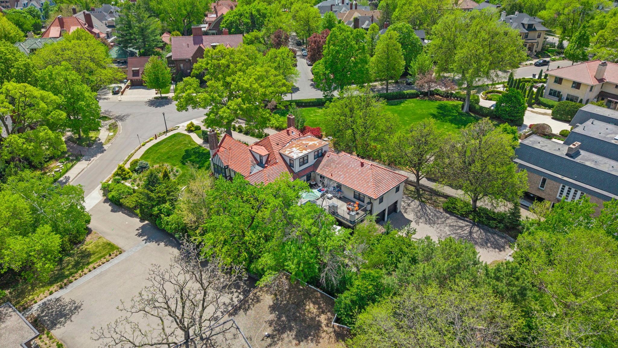 View of Residential at 1014 Mount Curve Avenue, Minneapolis MN 55403, Minneapolis (69 of 72) - Mike Wilen | Minnesota Team Real Estate