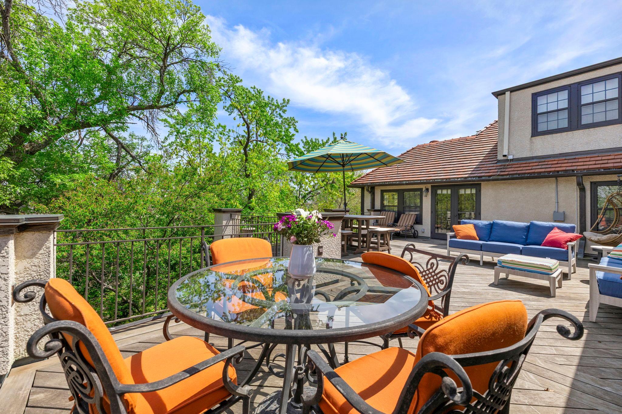 View of Residential at 1014 Mount Curve Avenue, Minneapolis MN 55403, Minneapolis (42 of 72) - Mike Wilen | Minnesota Team Real Estate