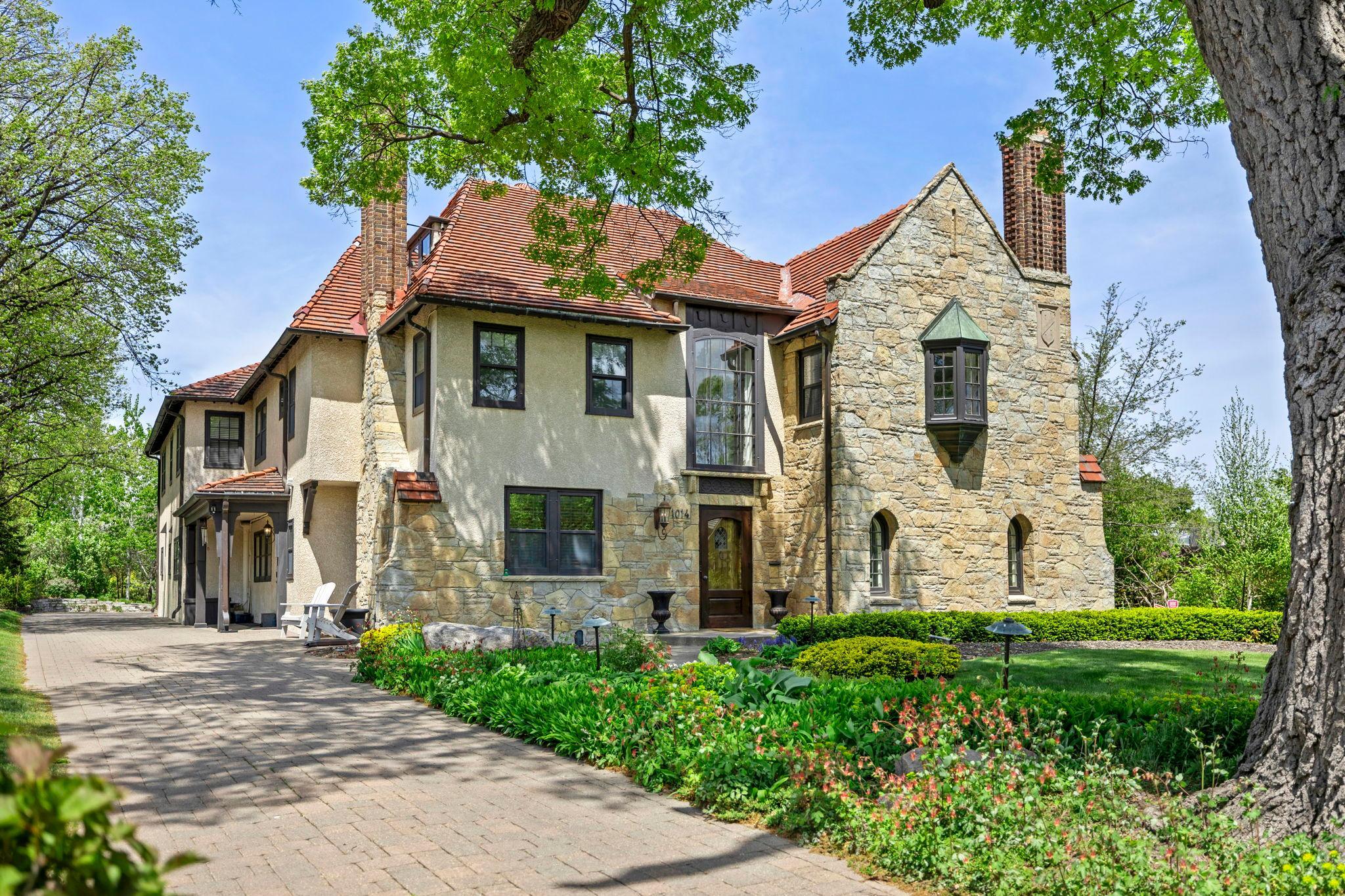 View of Residential at 1014 Mount Curve Avenue, Minneapolis MN 55403, Minneapolis (66 of 72) - Mike Wilen | Minnesota Team Real Estate