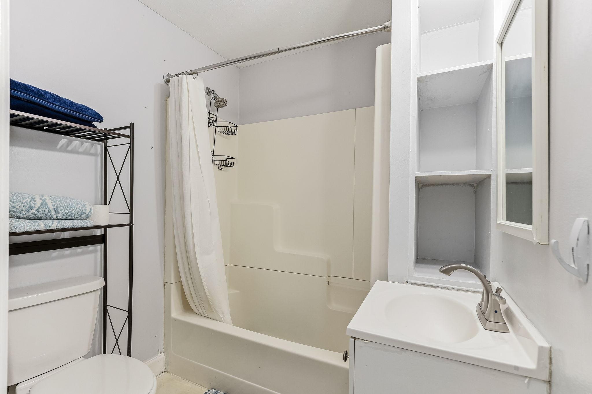 View of Residential at 2827 Bryant Avenue #1, Minneapolis MN 55411, Minneapolis (17 of 25) - Mike Wilen | Minnesota Team Real Estate