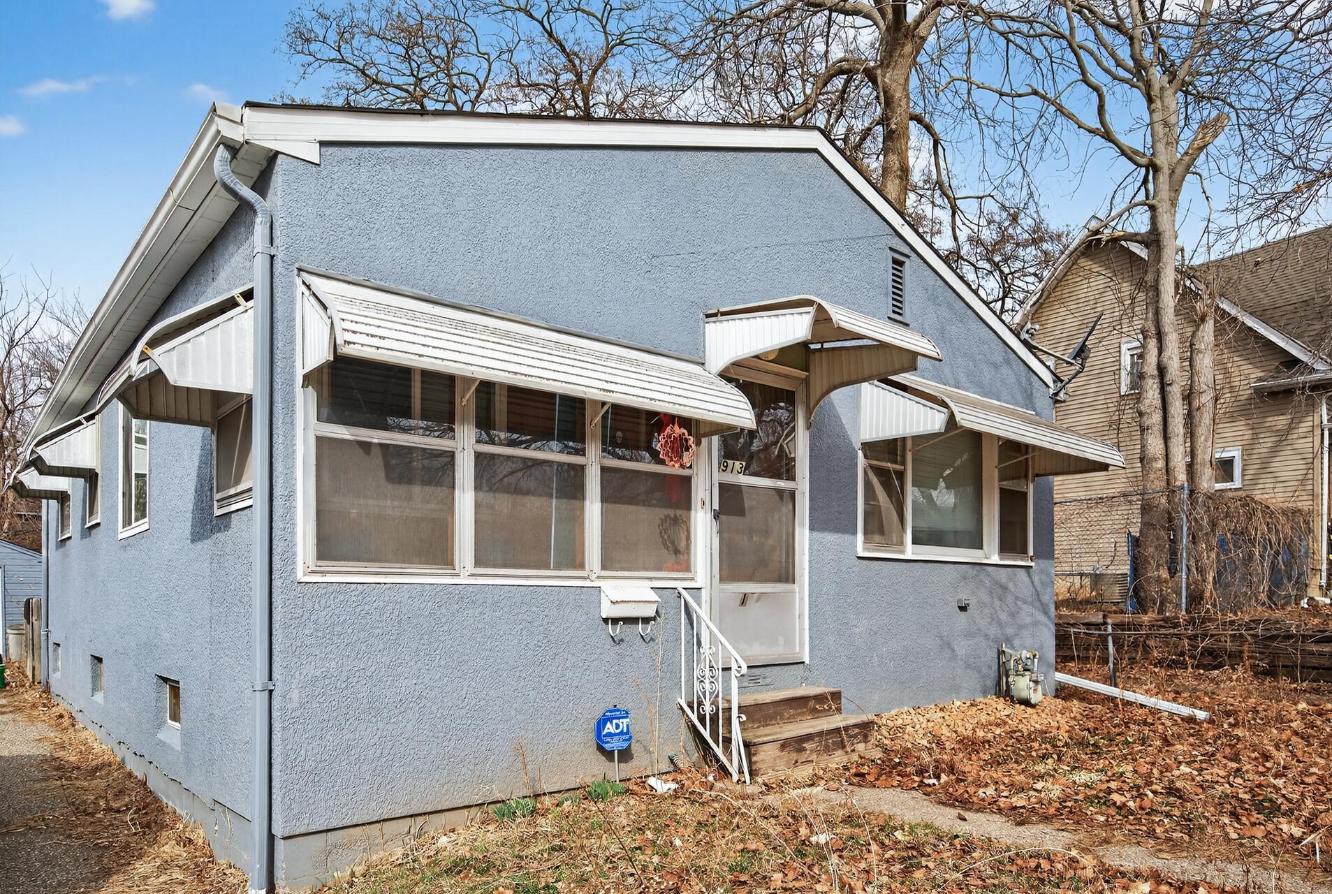 View of Residential at 913 Russell Street, Saint Paul MN 55106, Saint Paul (2 of 15) - Mike Wilen | Minnesota Team Real Estate