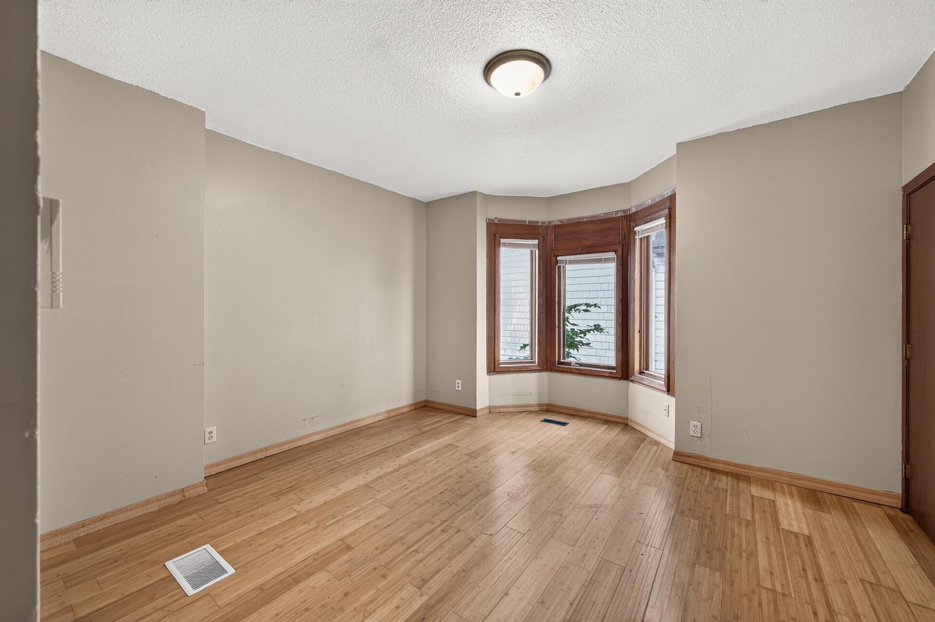 View of Residential at 376 Erie Street, Saint Paul MN 55102, Saint Paul (8 of 24) - Mike Wilen | Minnesota Team Real Estate