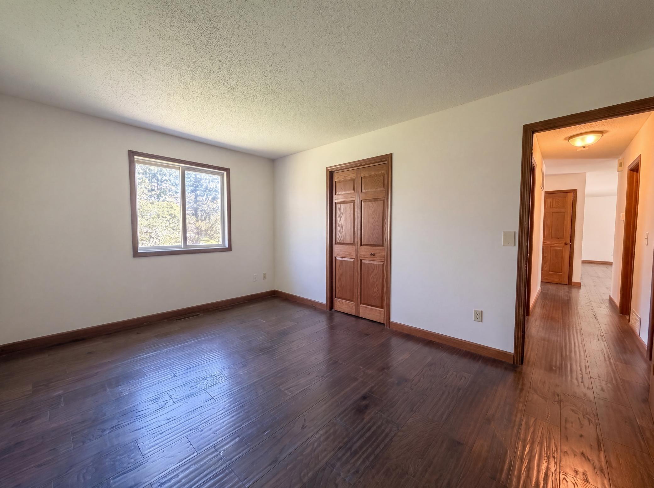 View of Residential at 18817 Kenwood Trail, Lakeville MN 55044, Lakeville (13 of 17) - Mike Wilen | Minnesota Team Real Estate