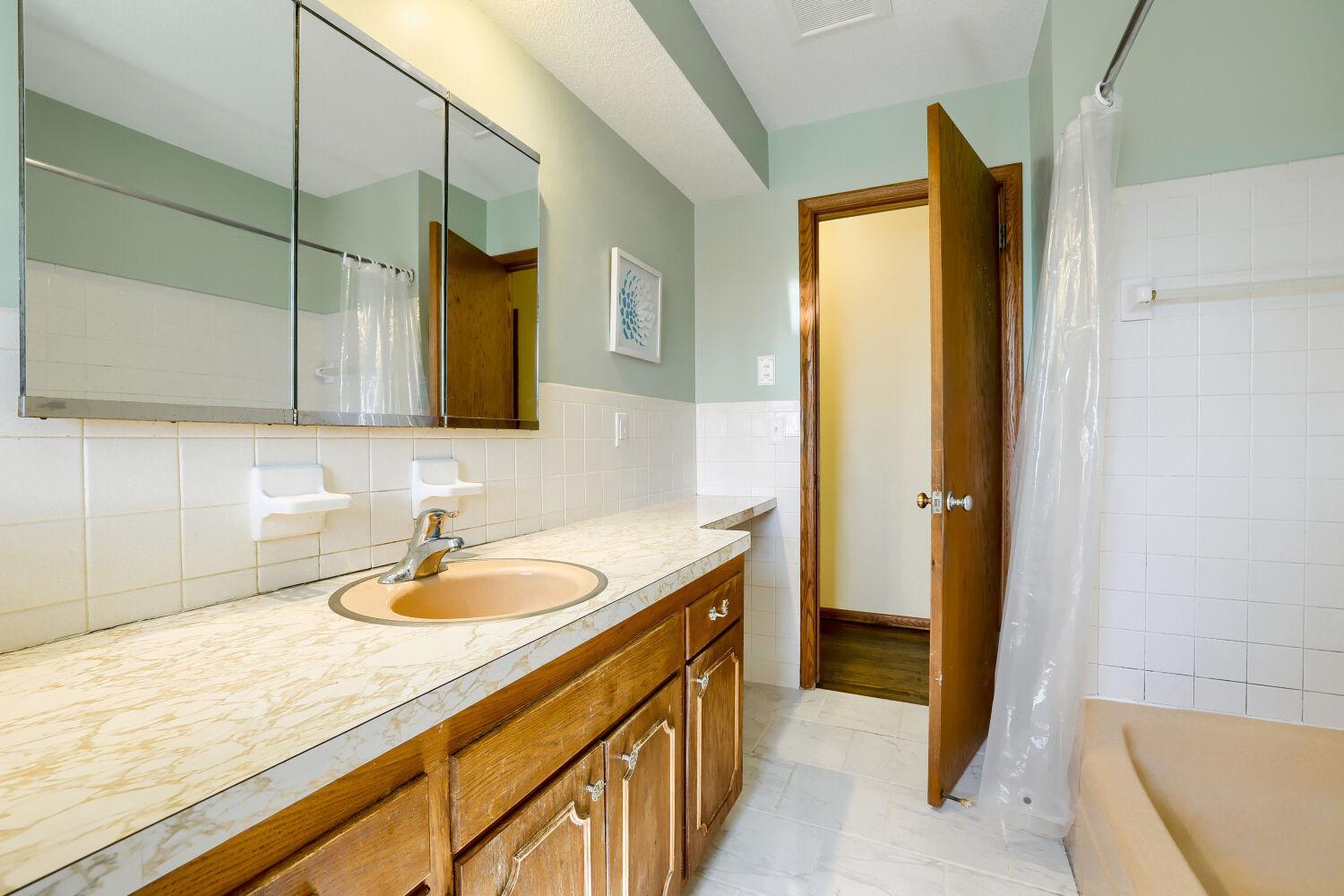 View of Residential at 5705 Phoenix Street, Golden Valley MN 55422, Golden Valley (21 of 74) - Mike Wilen | Minnesota Team Real Estate