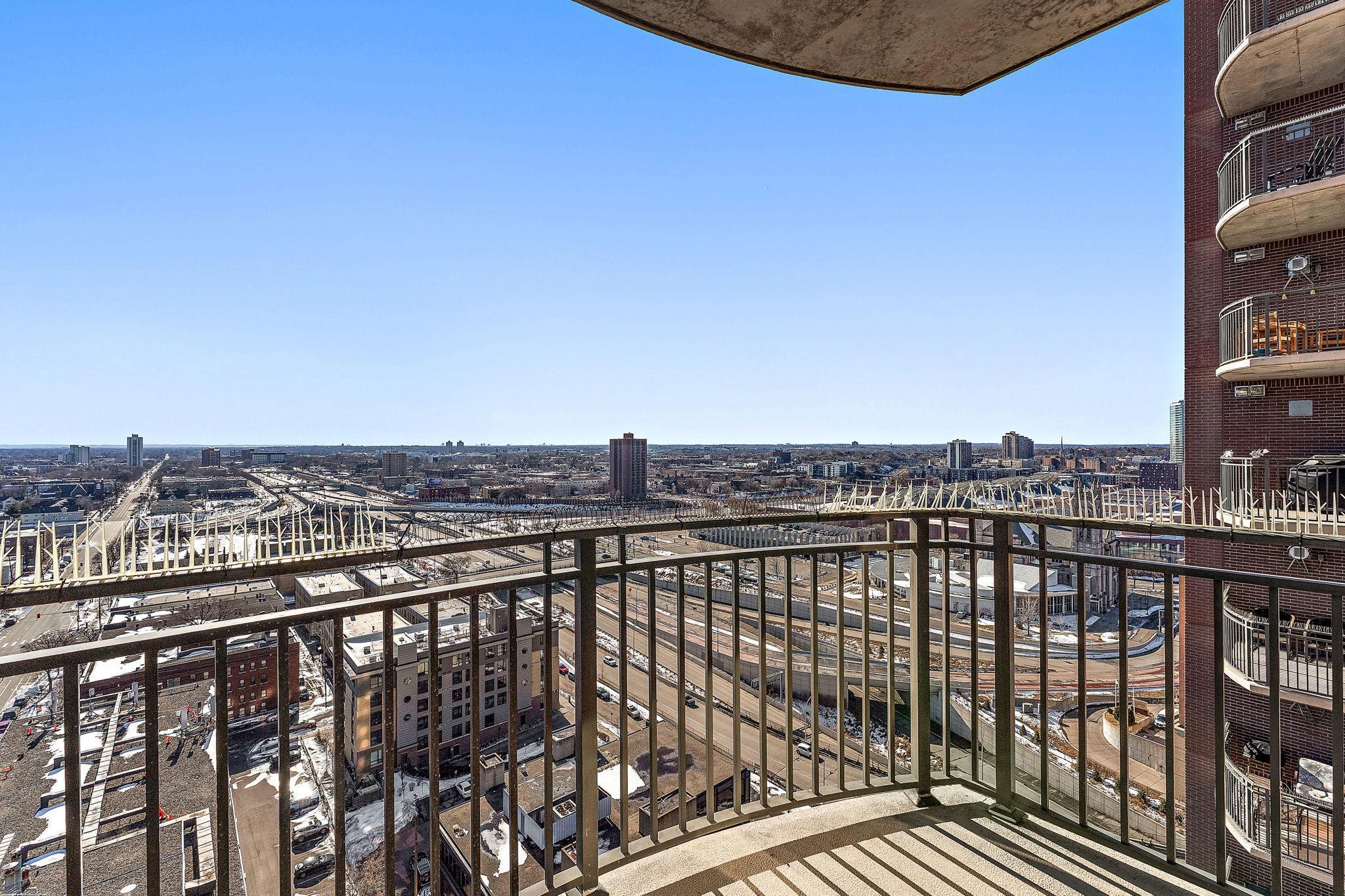 View of Residential at 500 Grant Street #1806, Minneapolis MN 55404, Minneapolis (27 of 33) - Mike Wilen | Minnesota Team Real Estate