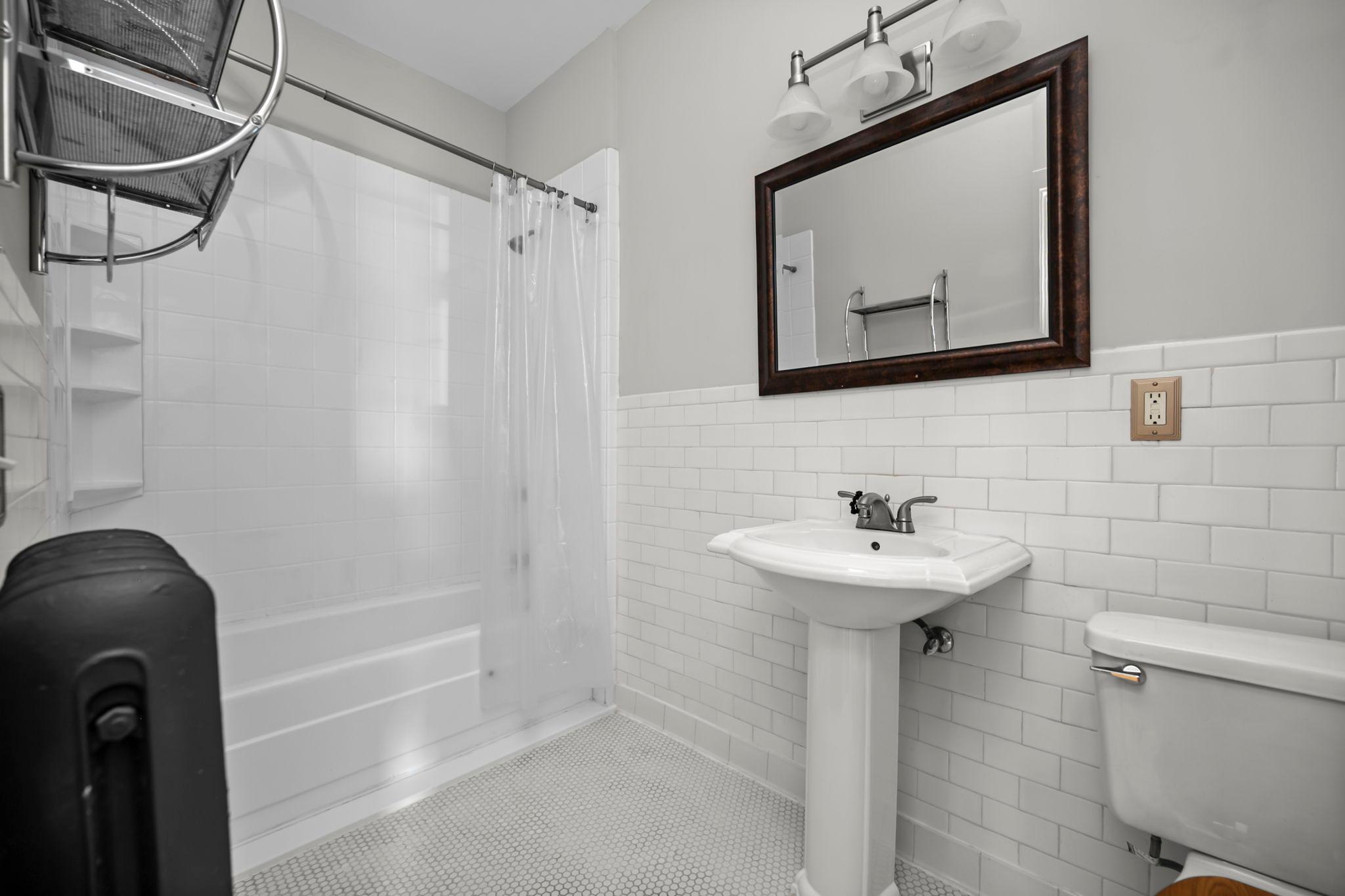 View of Residential at 2218 Nicollet Avenue #1, Minneapolis MN 55404, Minneapolis (35 of 66) - Mike Wilen | Minnesota Team Real Estate