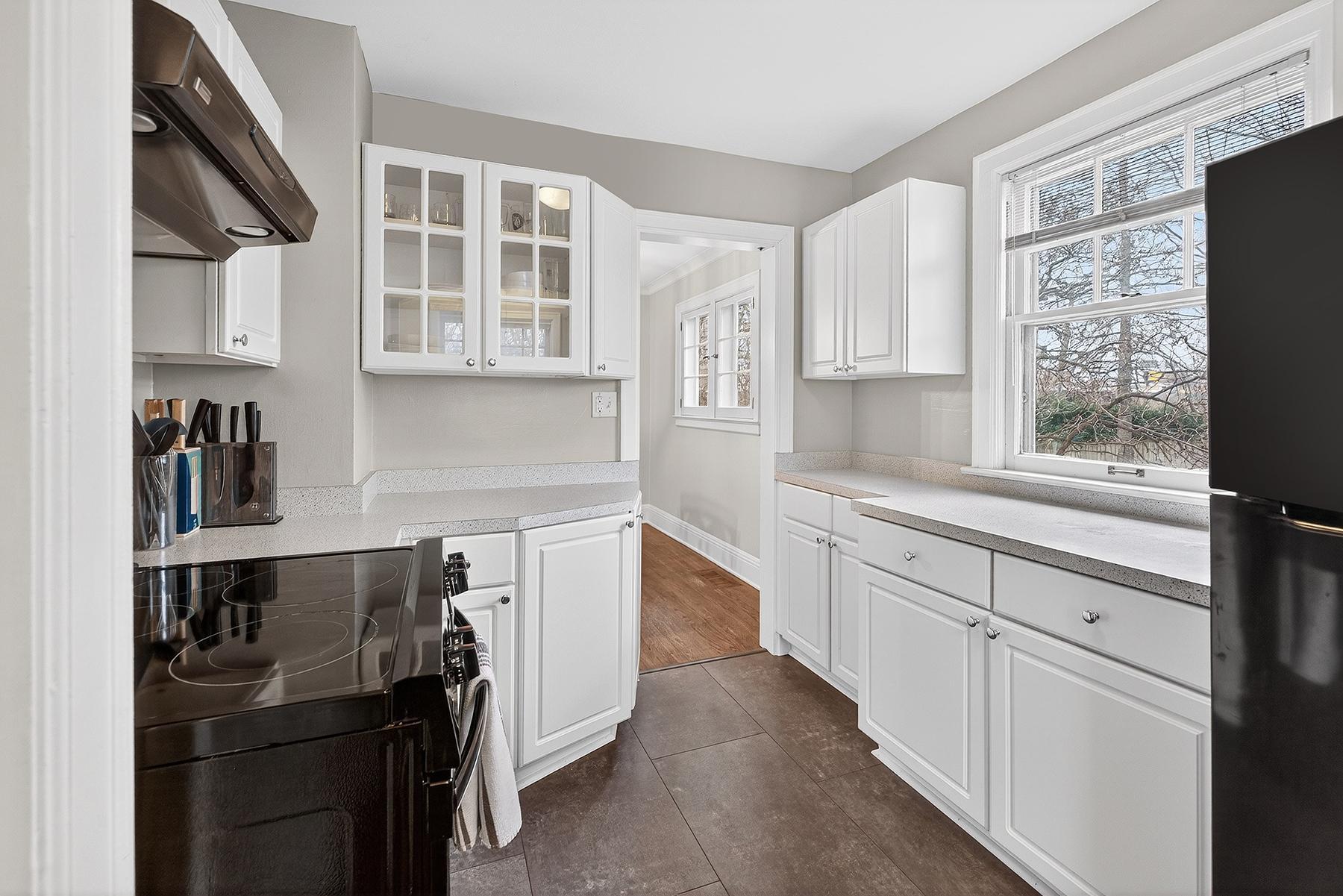 View of Residential at 4900 Old Cedar Lake Road, Saint Louis Park MN 55416, Saint Louis Park (11 of 40) - Mike Wilen | Minnesota Team Real Estate