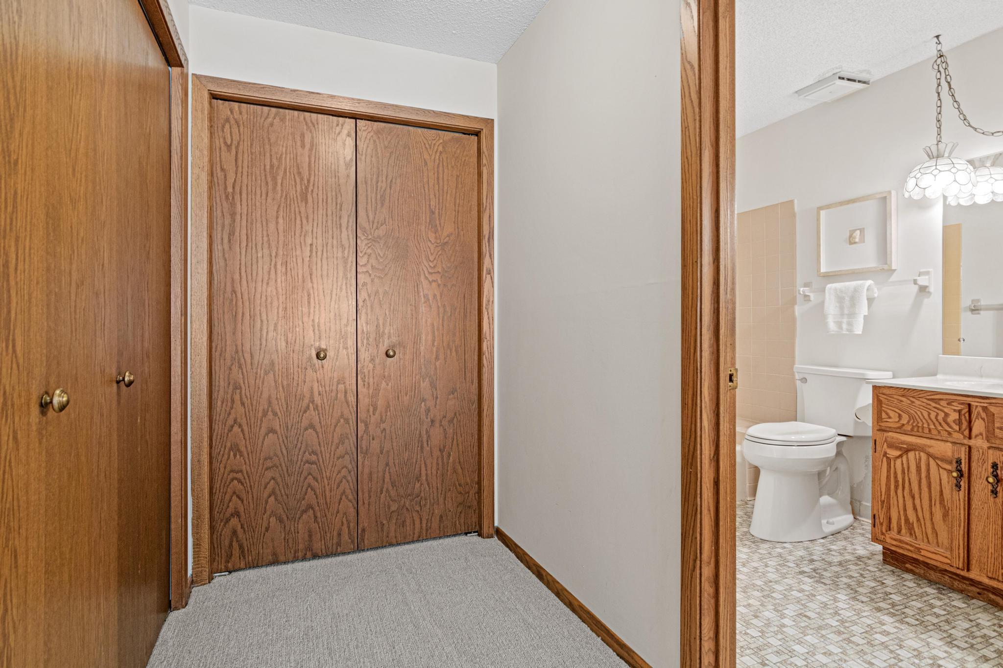 View of Residential at 3000 Saint Albans Mill Road #103, Hopkins MN 55305, Hopkins (23 of 32) - Mike Wilen | Minnesota Team Real Estate