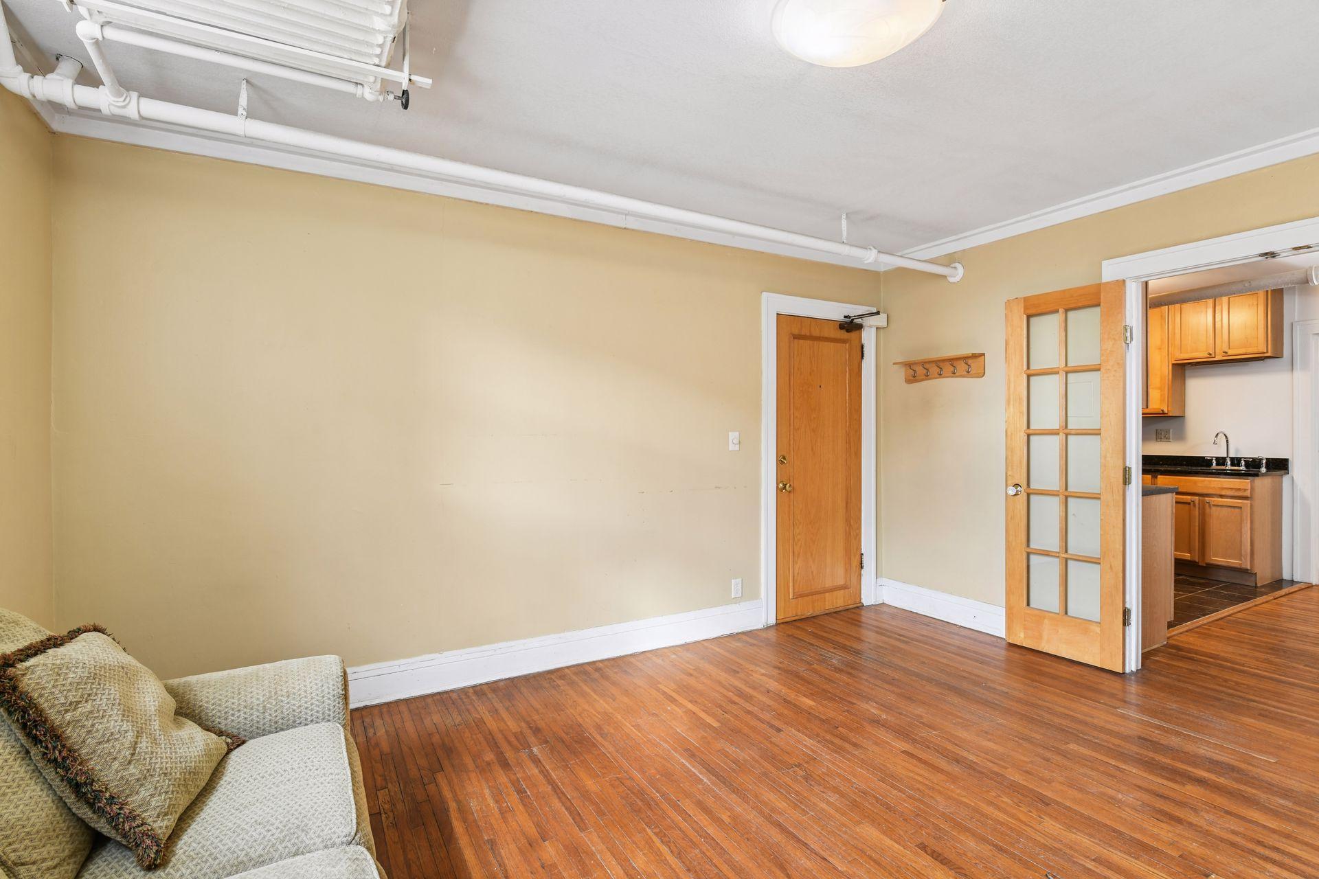 View of Residential at 522 Ridgewood Avenue #9, Minneapolis MN 55403, Minneapolis (11 of 22) - Mike Wilen | Minnesota Team Real Estate