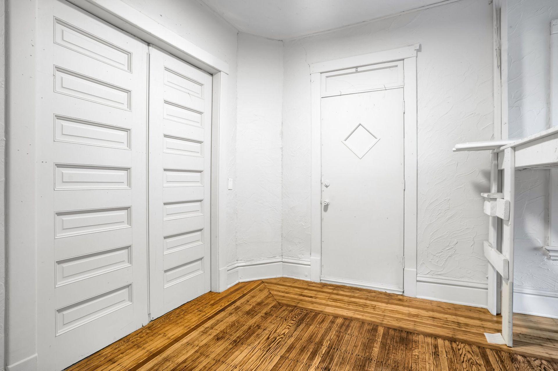 View of Residential Income at 1316 7th Street, Minneapolis MN 55414, Minneapolis (24 of 42) - Mike Wilen | Minnesota Team Real Estate
