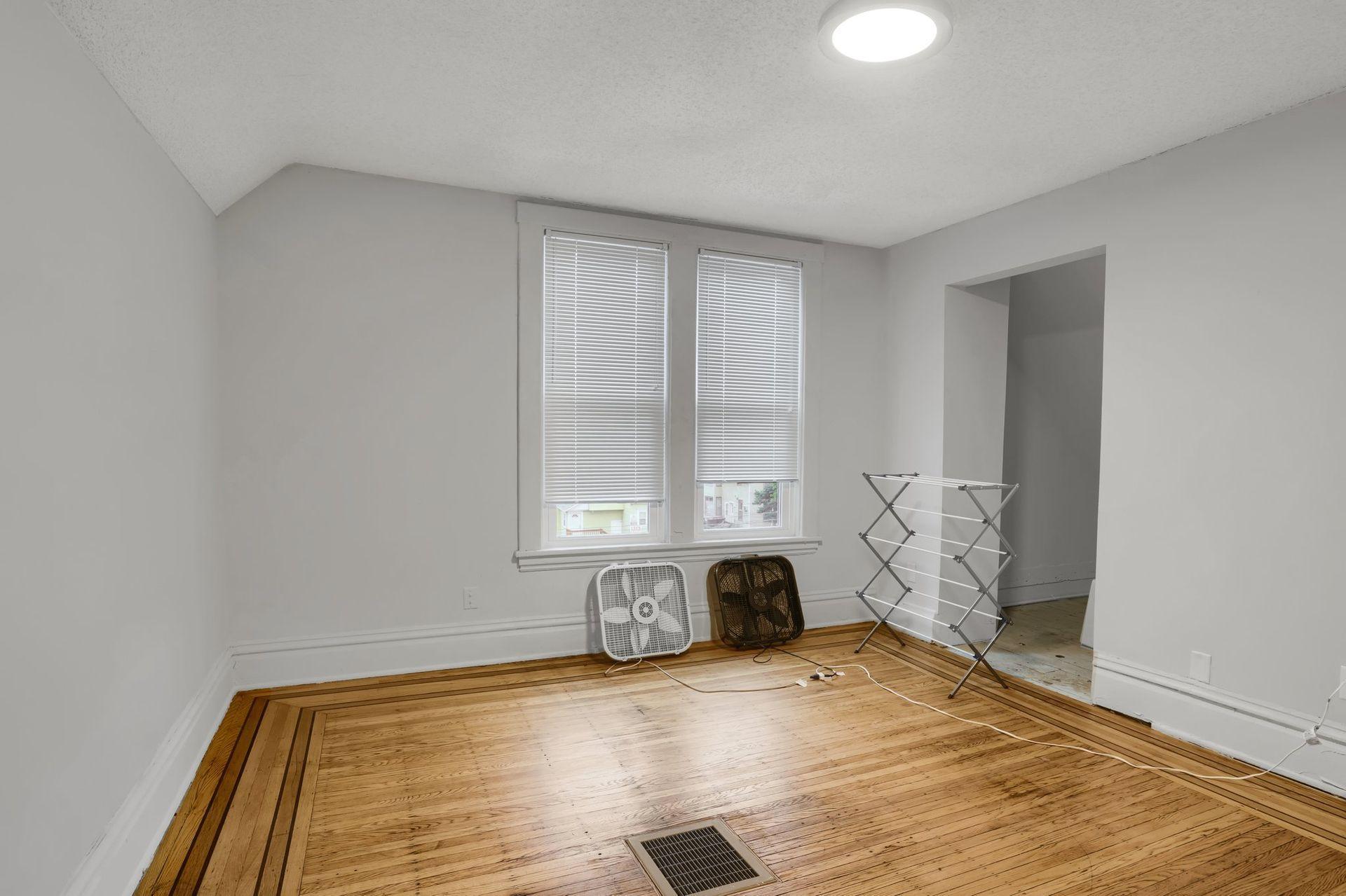 View of Residential Income at 1316 7th Street, Minneapolis MN 55414, Minneapolis (21 of 42) - Mike Wilen | Minnesota Team Real Estate