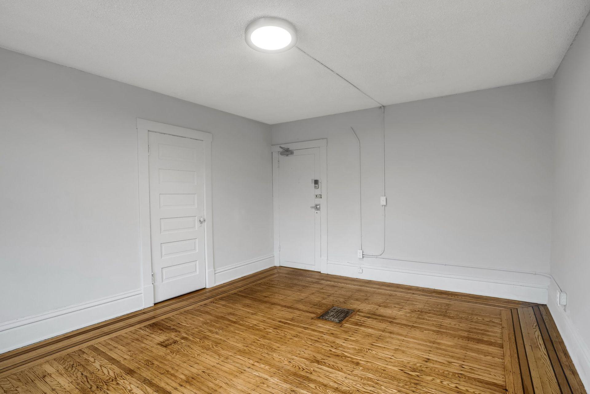 View of Residential Income at 1316 7th Street, Minneapolis MN 55414, Minneapolis (19 of 42) - Mike Wilen | Minnesota Team Real Estate