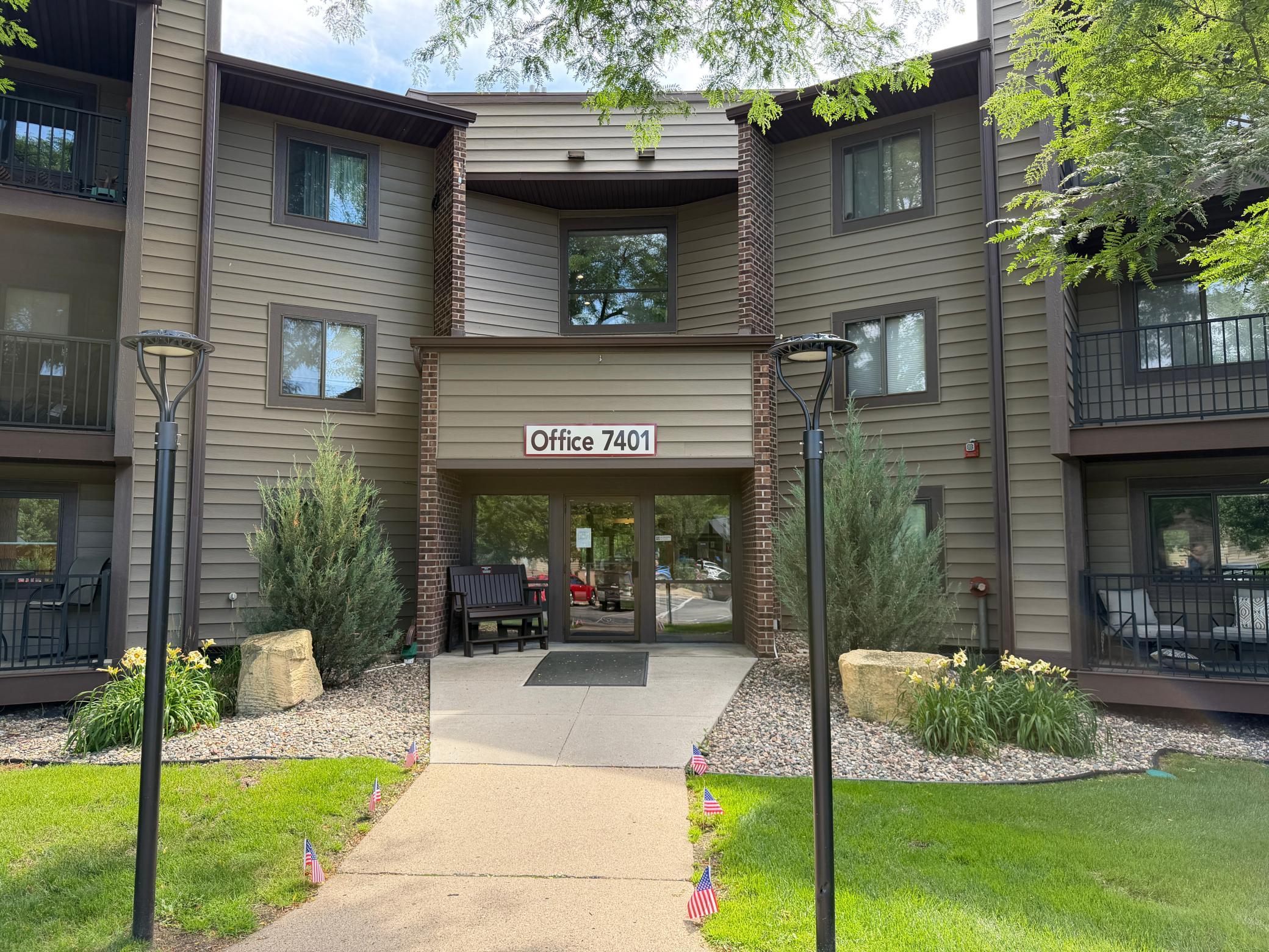 View of Residential at 7401 101st Street #121, Bloomington MN 55438, Bloomington (35 of 37) - Mike Wilen | Minnesota Team Real Estate