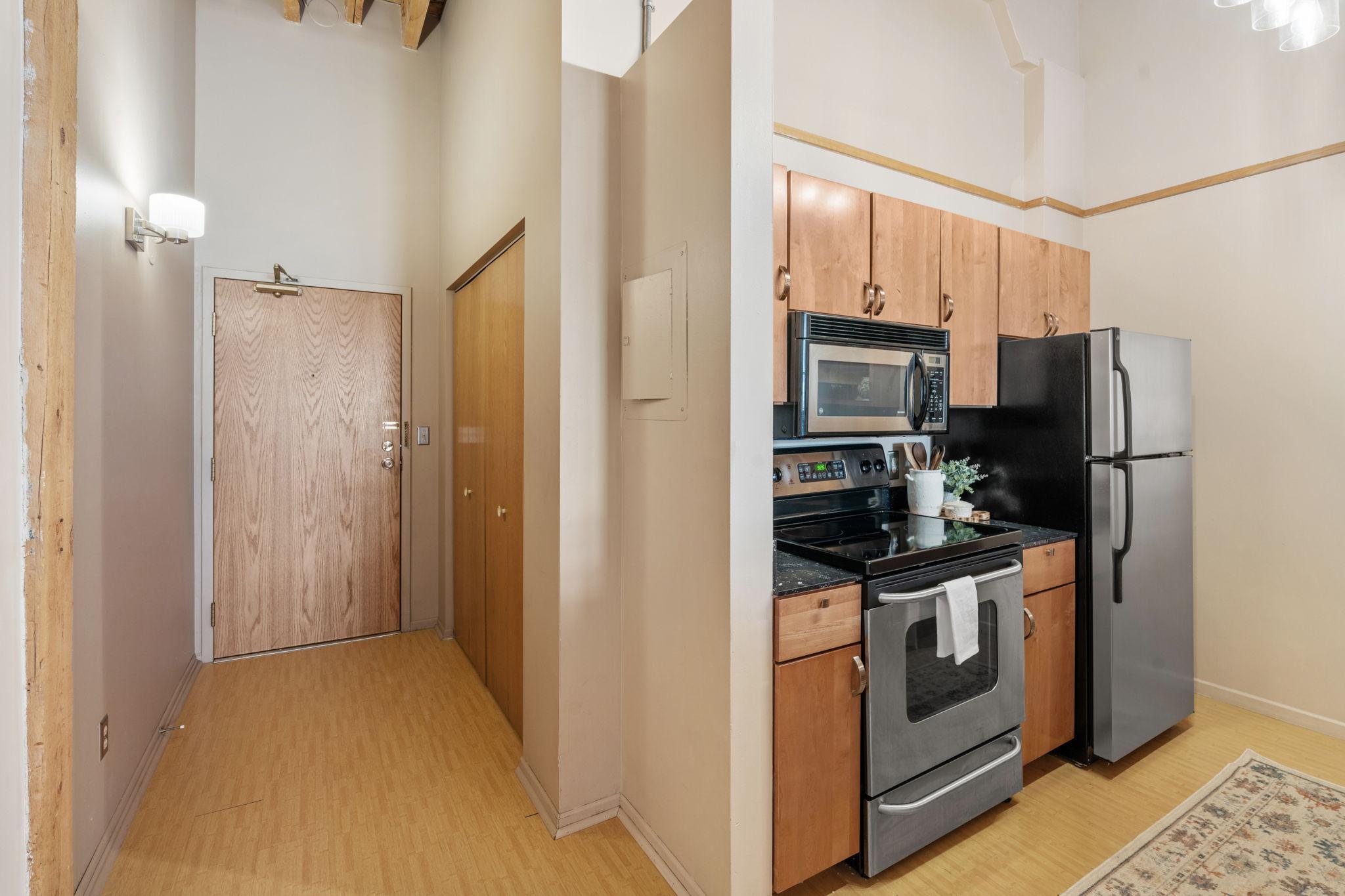 View of Residential at 400 1st Street #614, Minneapolis MN 55401, Minneapolis (3 of 29) - Mike Wilen | Minnesota Team Real Estate