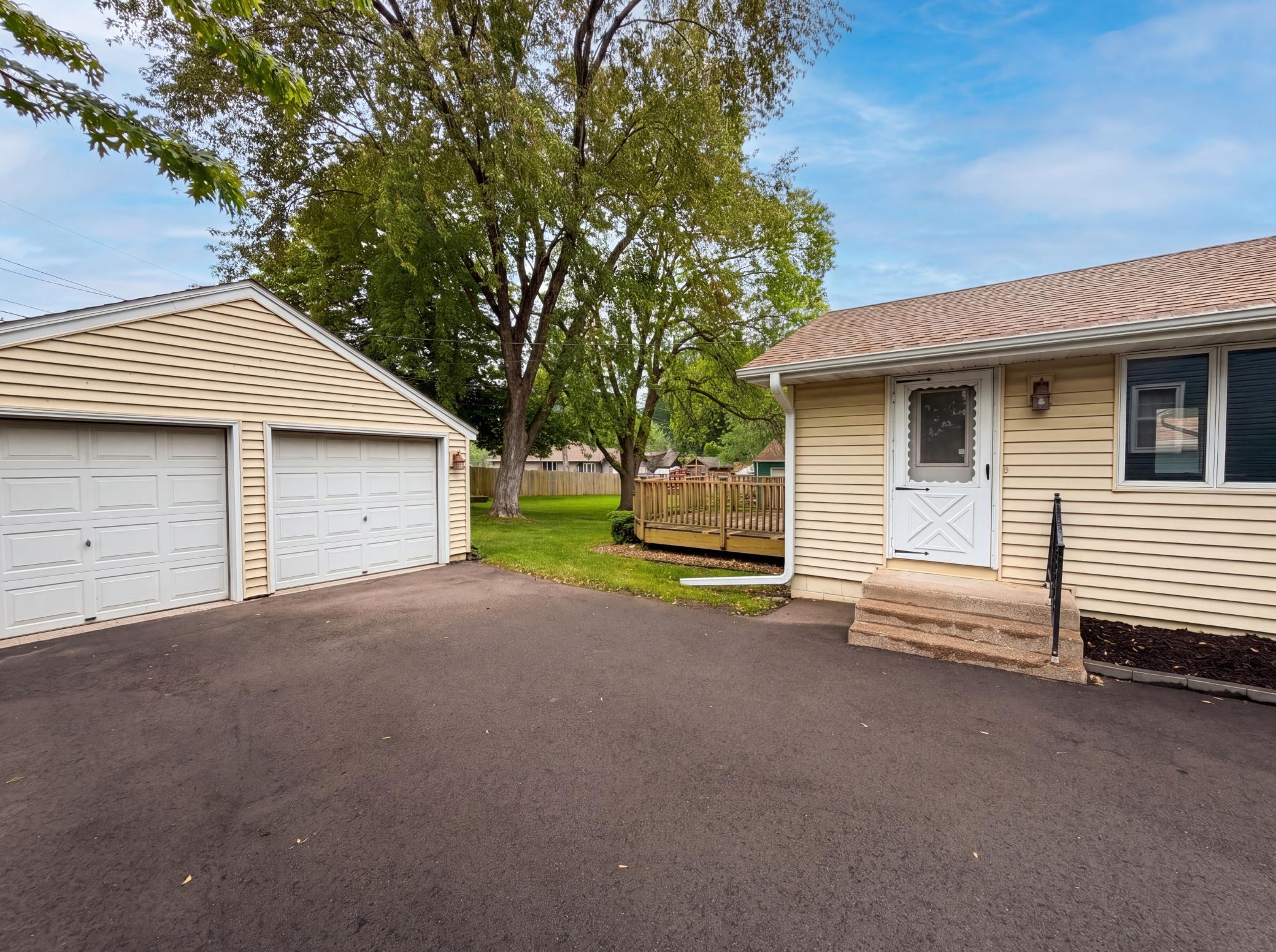 View of Residential at 973 Bidwell Street, West Saint Paul MN 55118, West Saint Paul (25 of 27) - Mike Wilen | Minnesota Team Real Estate