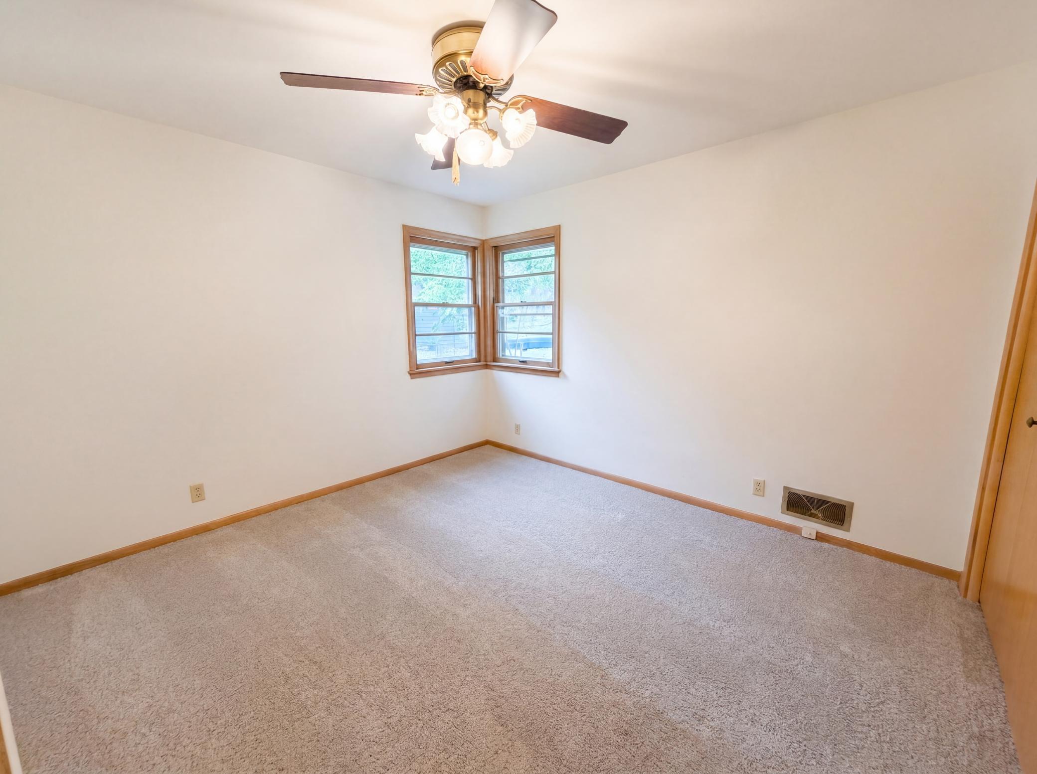 View of Residential at 973 Bidwell Street, West Saint Paul MN 55118, West Saint Paul (16 of 27) - Mike Wilen | Minnesota Team Real Estate