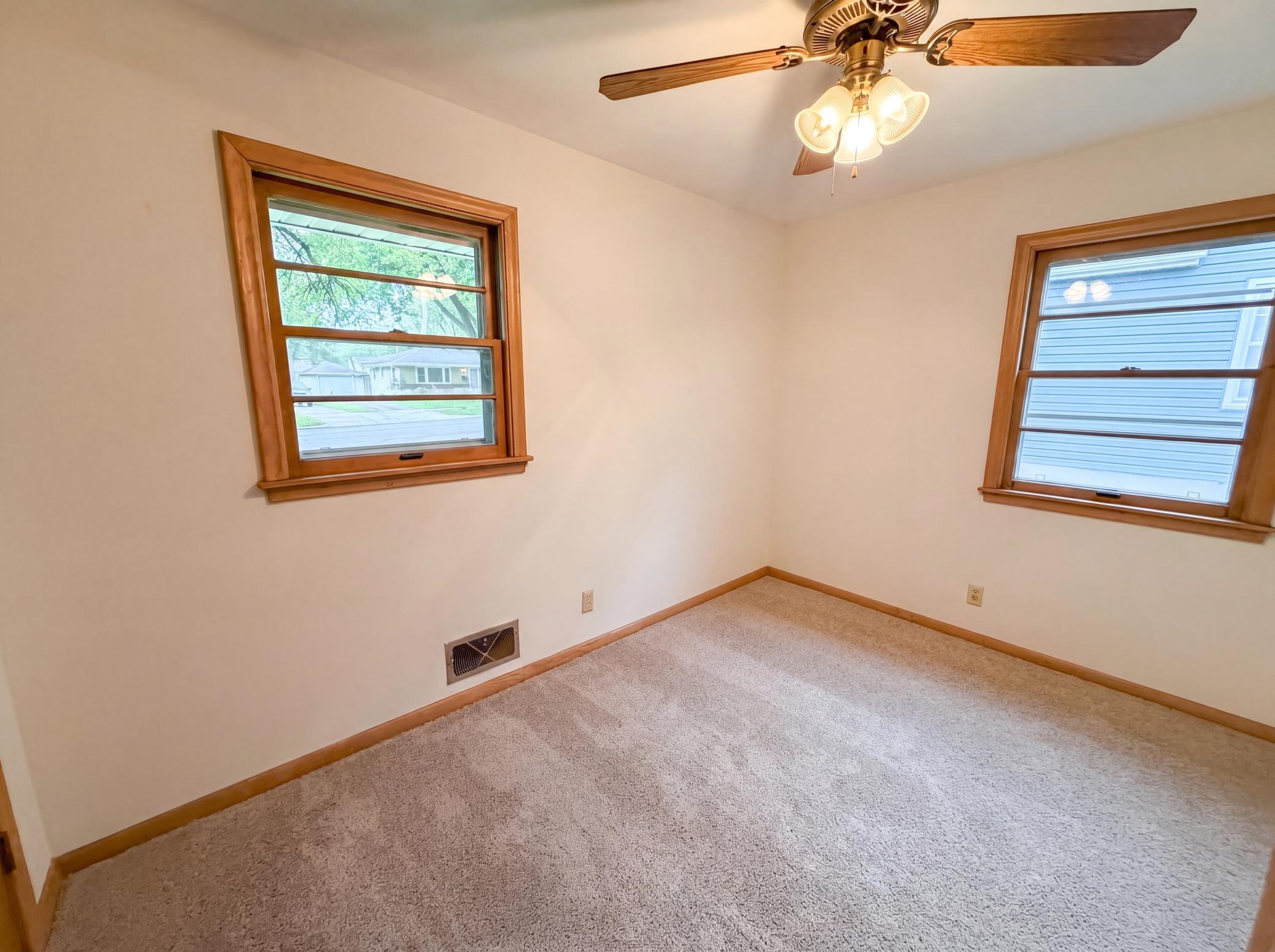 View of Residential at 973 Bidwell Street, West Saint Paul MN 55118, West Saint Paul (8 of 27) - Mike Wilen | Minnesota Team Real Estate