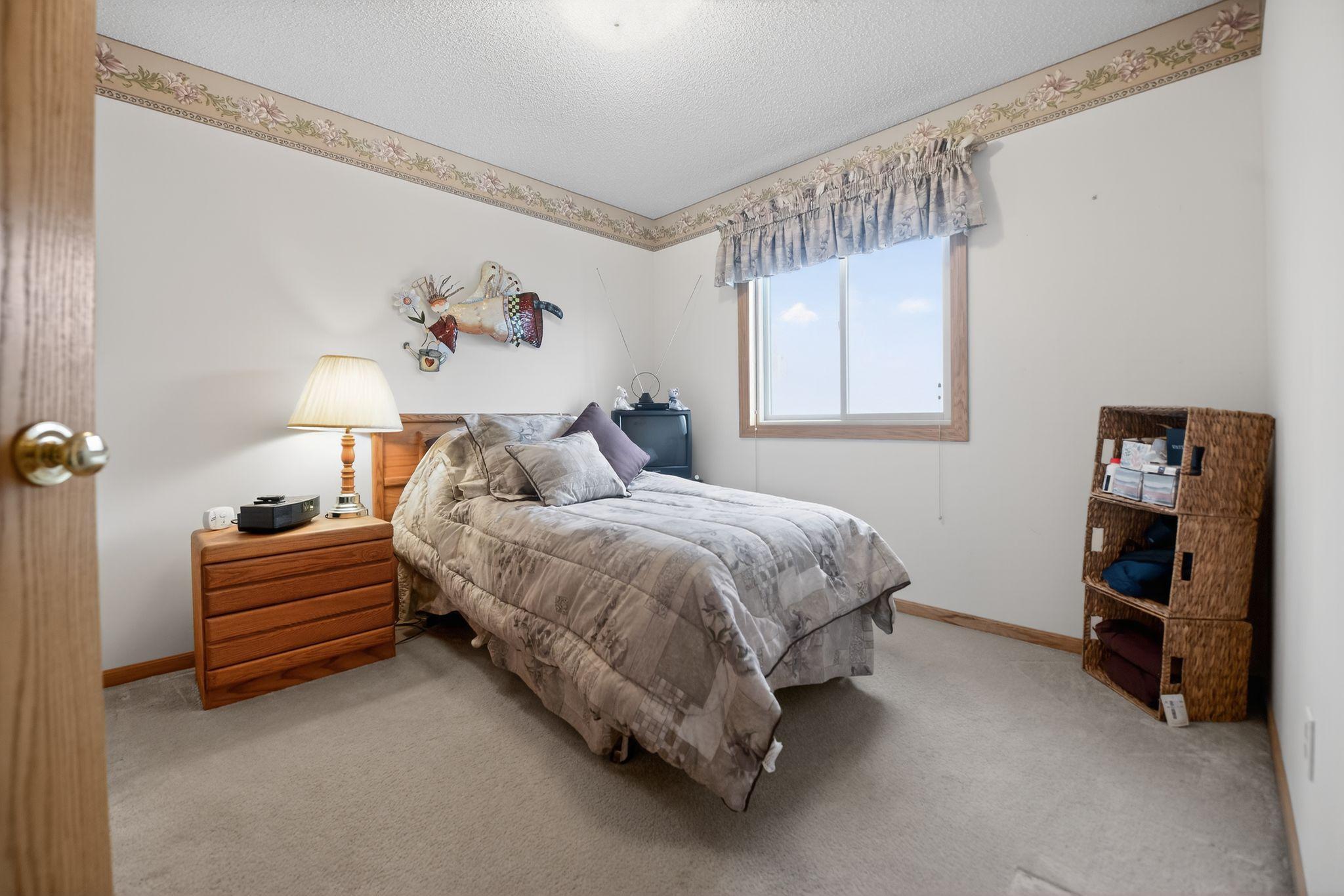 View of Residential at 7040 49th Street, Oakdale MN 55128, Oakdale (23 of 29) - Mike Wilen | Minnesota Team Real Estate