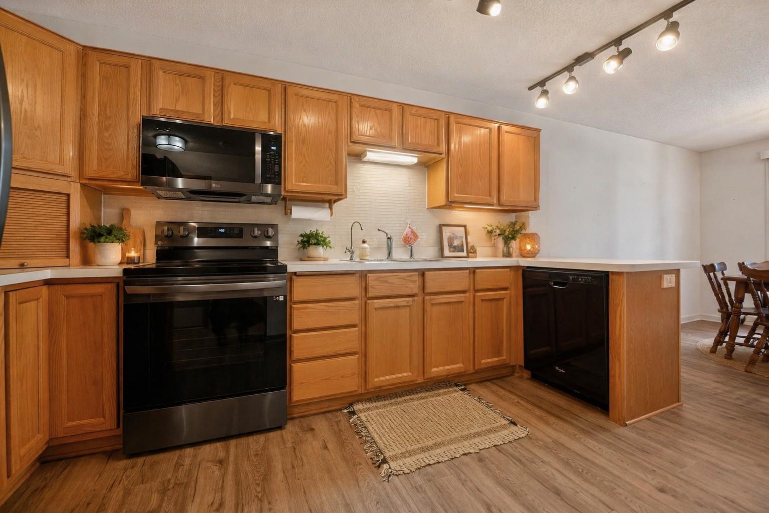 View of Residential at 7040 49th Street, Oakdale MN 55128, Oakdale (14 of 29) - Mike Wilen | Minnesota Team Real Estate