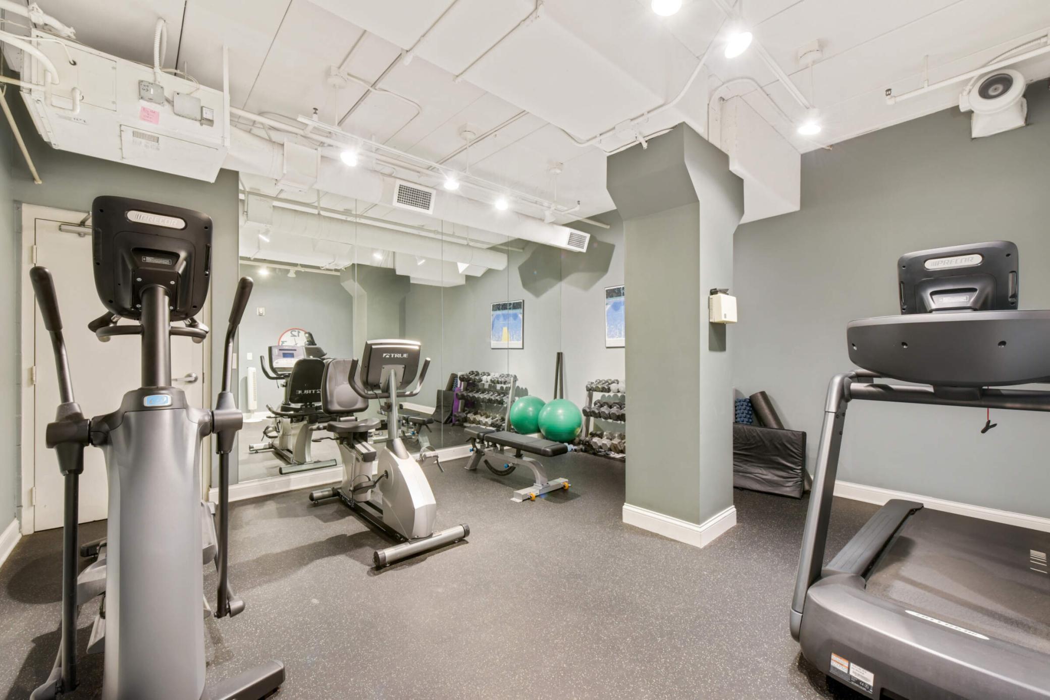 View of Residential at 301 Oak Grove Street #414, Minneapolis MN 55403, Minneapolis (33 of 50) - Mike Wilen | Minnesota Team Real Estate