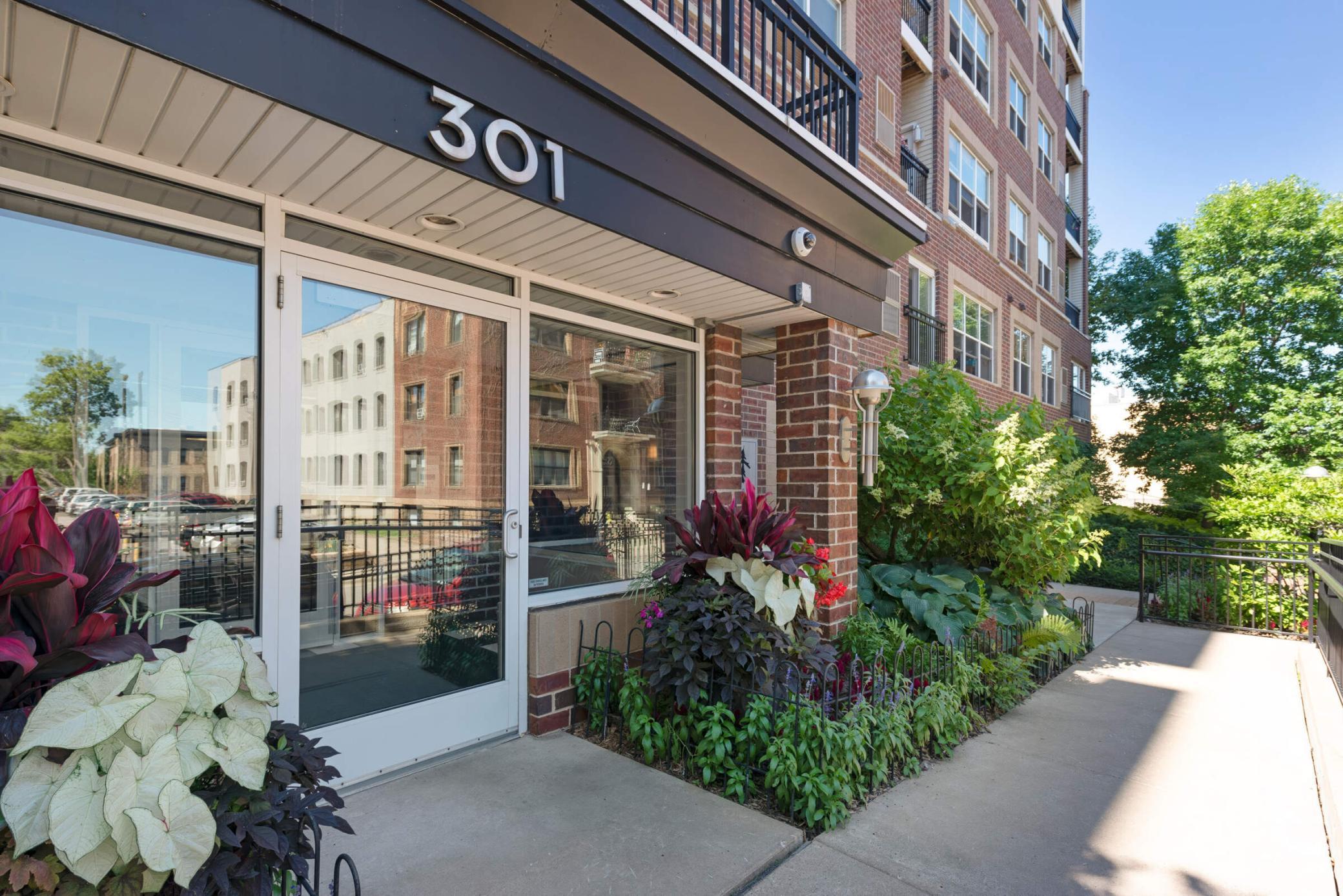 View of Residential at 301 Oak Grove Street #414, Minneapolis MN 55403, Minneapolis (40 of 50) - Mike Wilen | Minnesota Team Real Estate