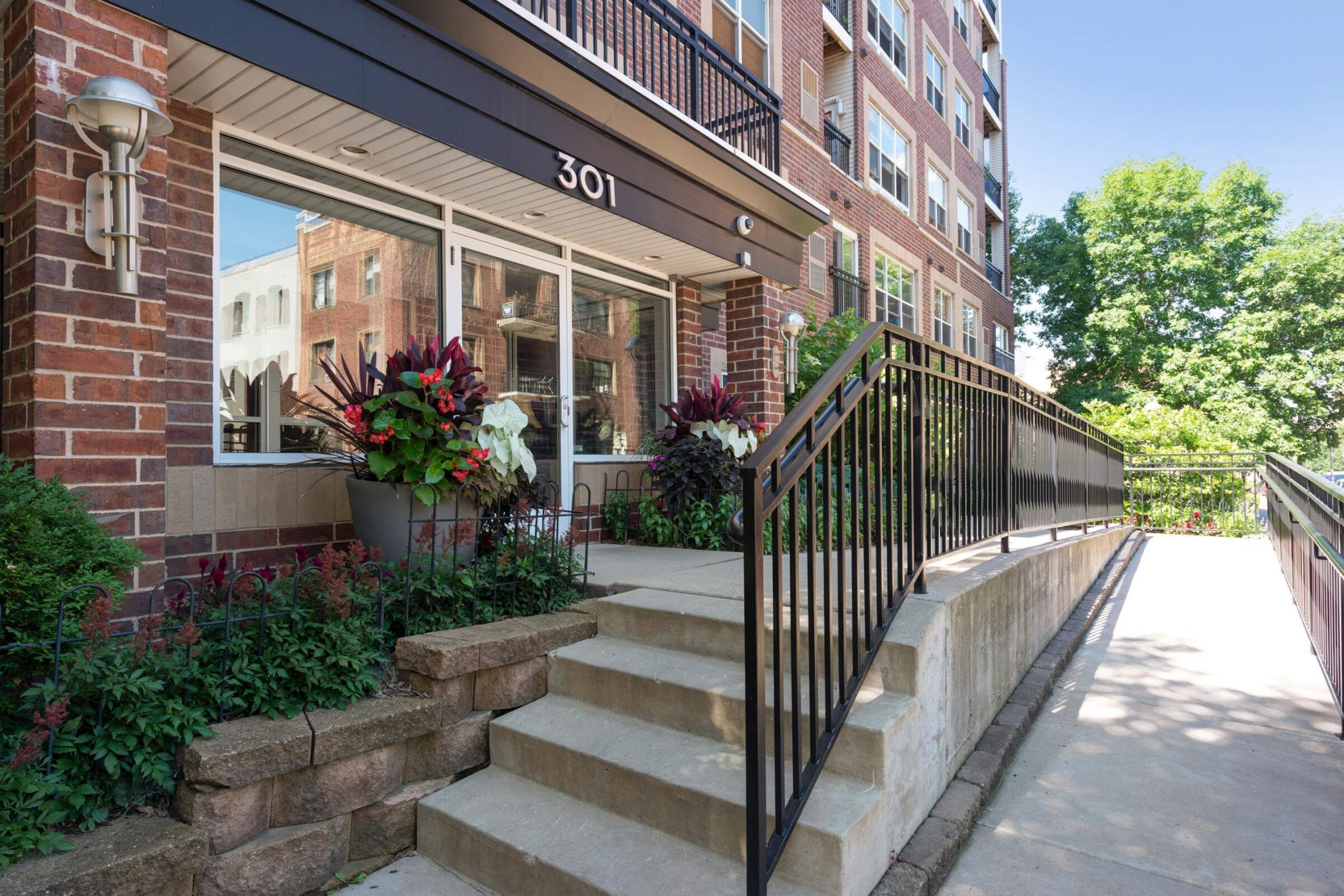 View of Residential at 301 Oak Grove Street #414, Minneapolis MN 55403, Minneapolis (39 of 50) - Mike Wilen | Minnesota Team Real Estate