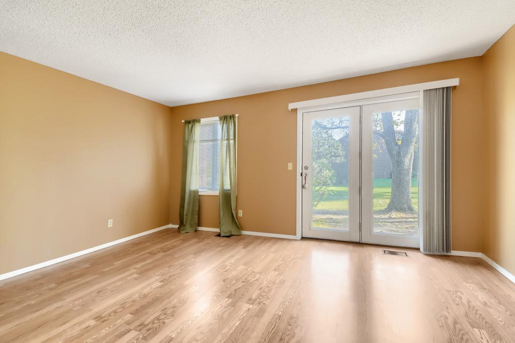 View of Residential at 2440 Crestwood Drive, North Saint Paul MN 55109, North Saint Paul (10 of 25) - Mike Wilen | Minnesota Team Real Estate