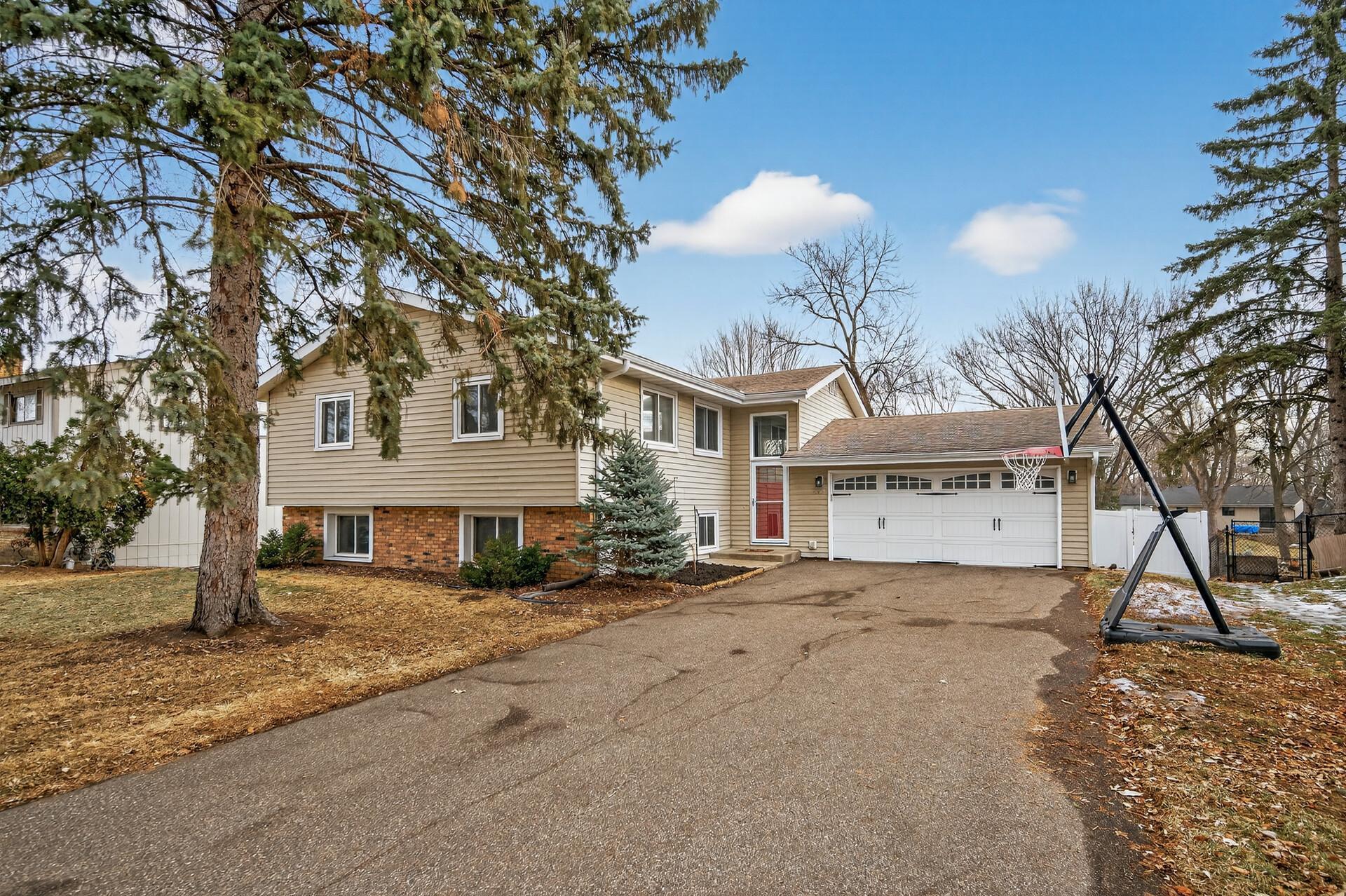 View of Residential at 6806 Deerwood Lane, Maple Grove MN 55369, Maple Grove - Mike Wilen | Minnesota Team Real Estate