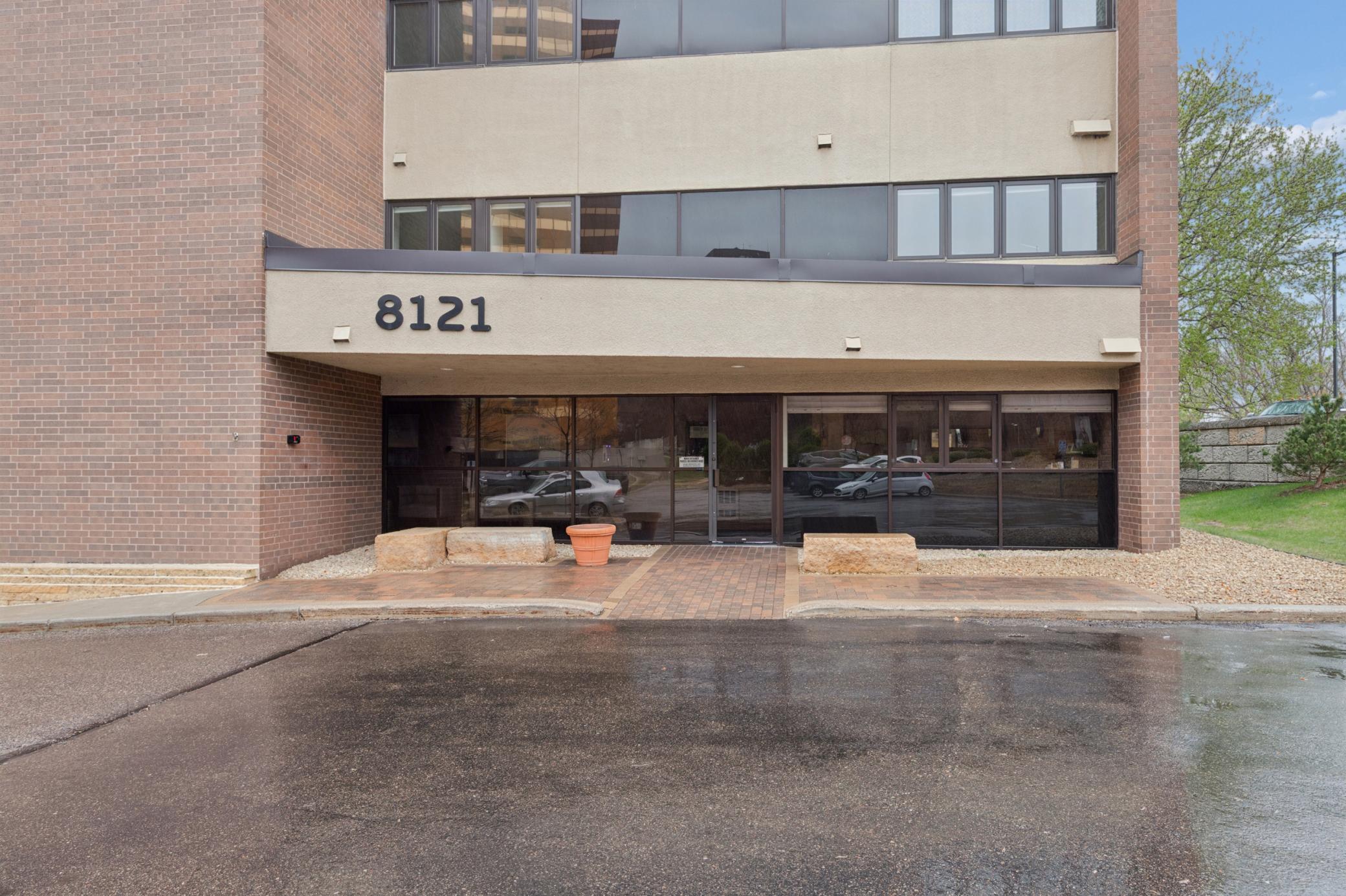 View of Residential at 8121 34th Avenue #206, Bloomington MN 55425, Bloomington (29 of 30) - Mike Wilen | Minnesota Team Real Estate