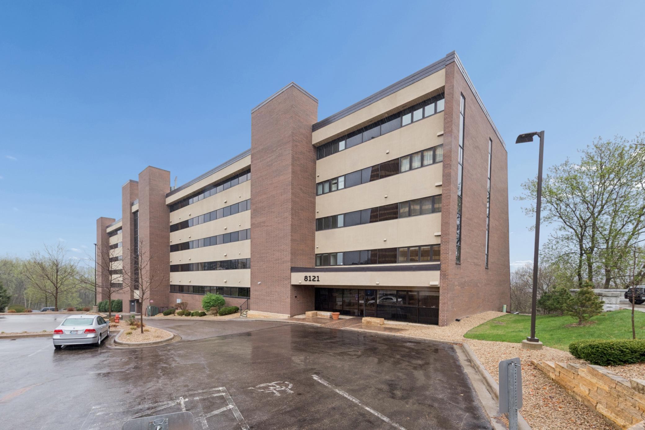 View of Residential at 8121 34th Avenue #206, Bloomington MN 55425, Bloomington (28 of 30) - Mike Wilen | Minnesota Team Real Estate