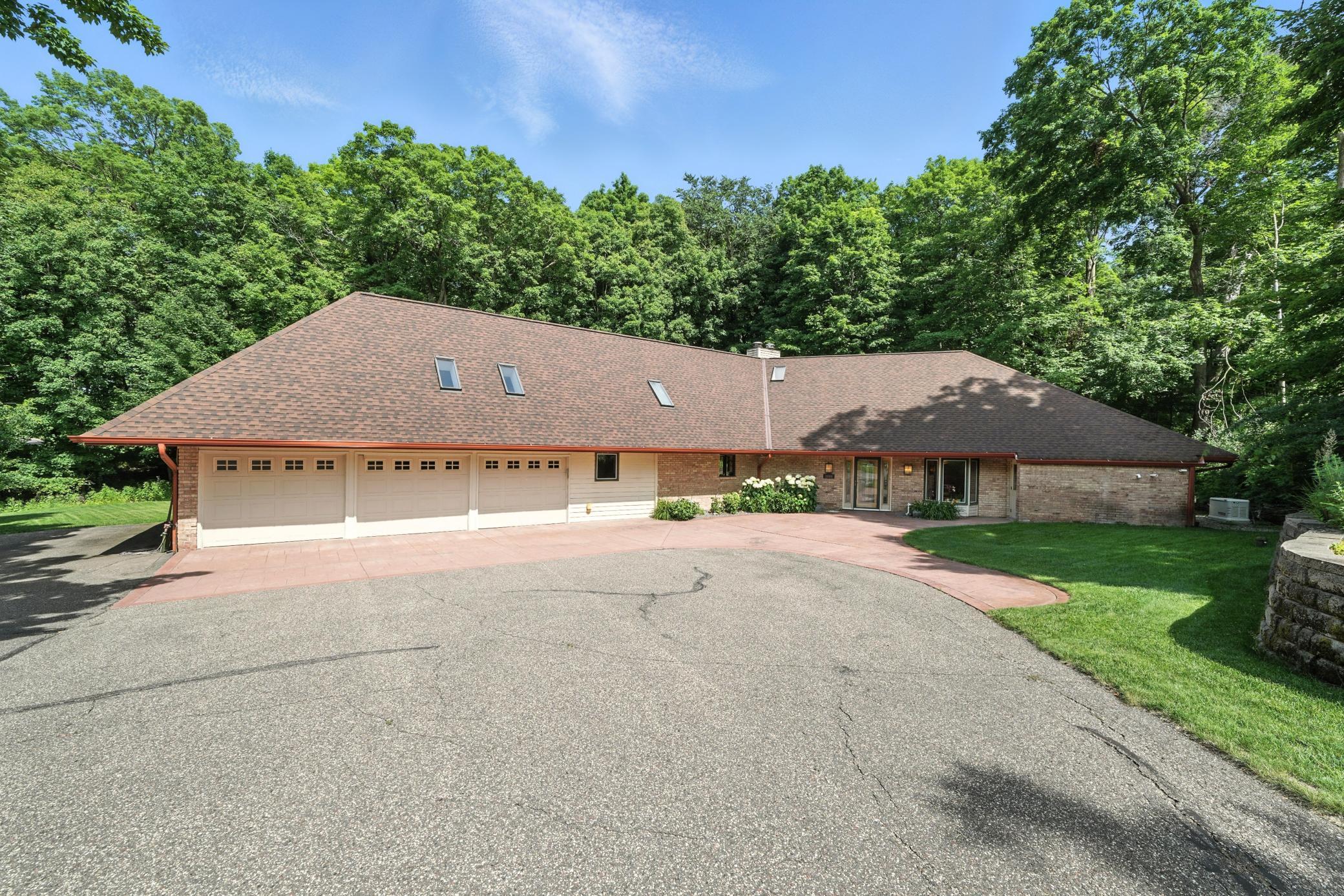 View of Residential at 1000 Heritage Lane, Orono MN 55391, Orono (2 of 53) - Mike Wilen | Minnesota Team Real Estate