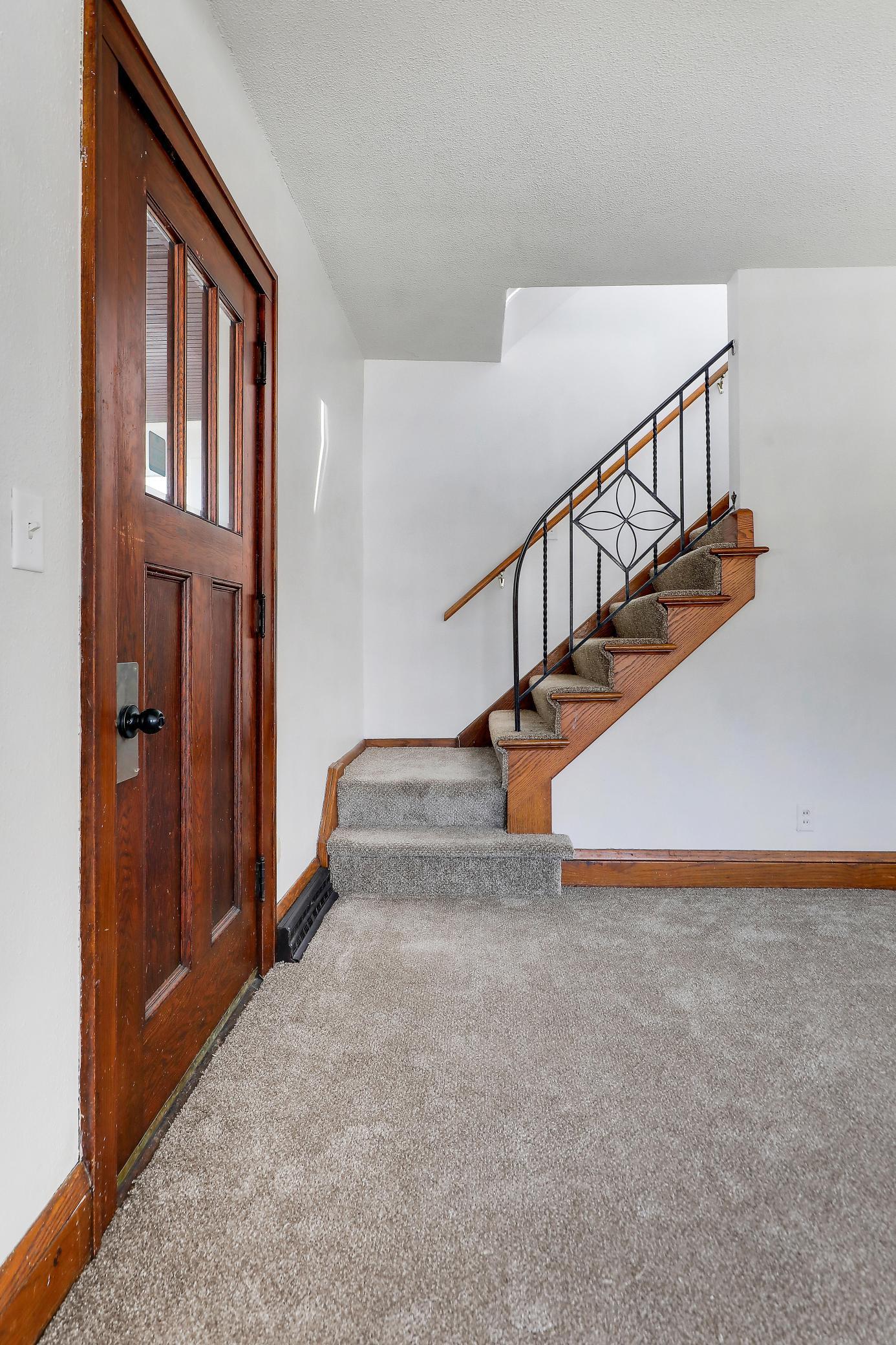 View of Residential at 1302 Reaney Avenue, Saint Paul MN 55106, Saint Paul (6 of 41) - Mike Wilen | Minnesota Team Real Estate