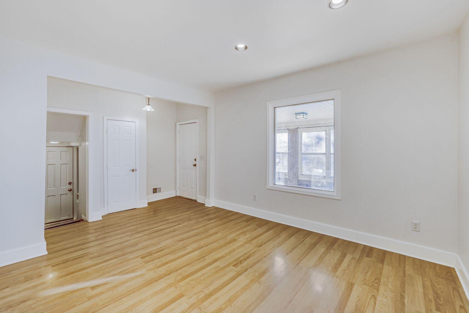 View of Residential Income at 3917 Garfield Avenue, Minneapolis MN 55409, Minneapolis (21 of 30) - Mike Wilen | Minnesota Team Real Estate