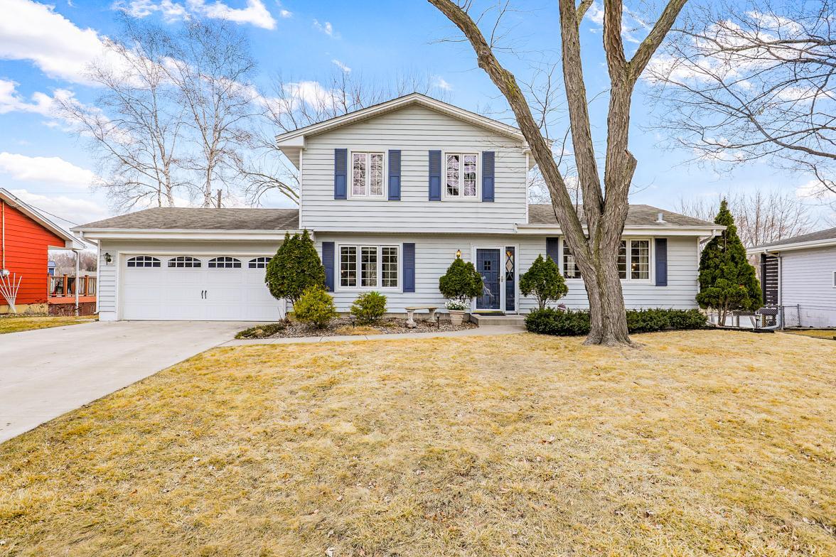 View of Residential at 9200 Northwood Parkway, New Hope MN 55427, New Hope - Mike Wilen | Minnesota Team Real Estate