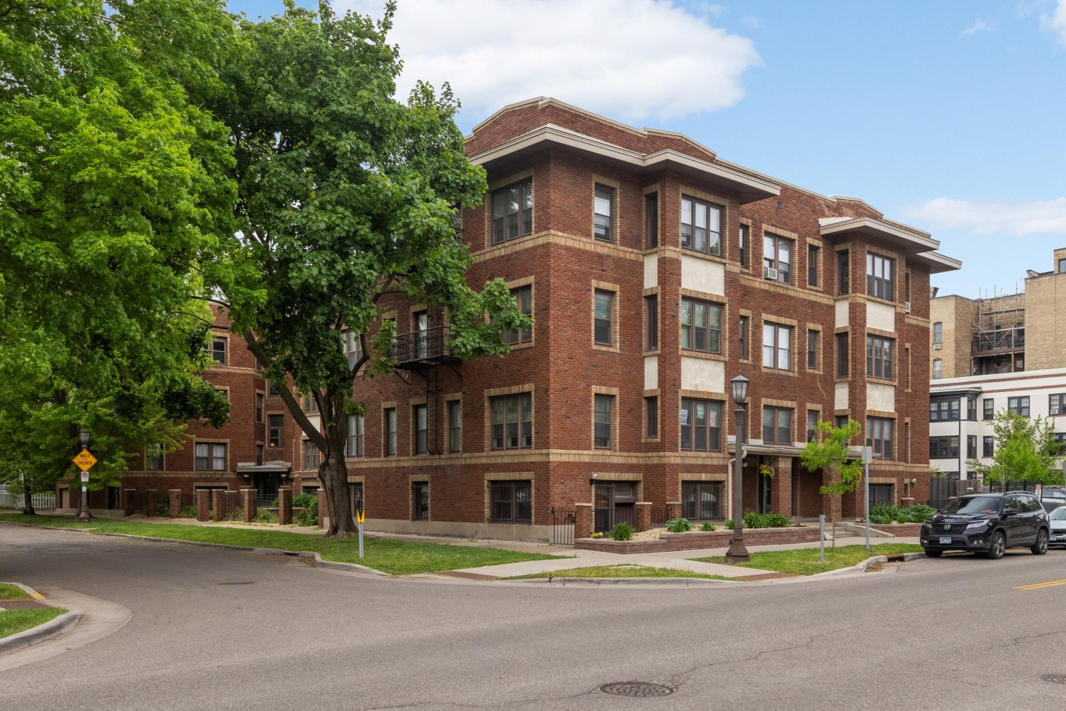 View of Residential at 385 Laurel Avenue #10, Saint Paul MN 55102, Saint Paul (17 of 27) - Mike Wilen | Minnesota Team Real Estate