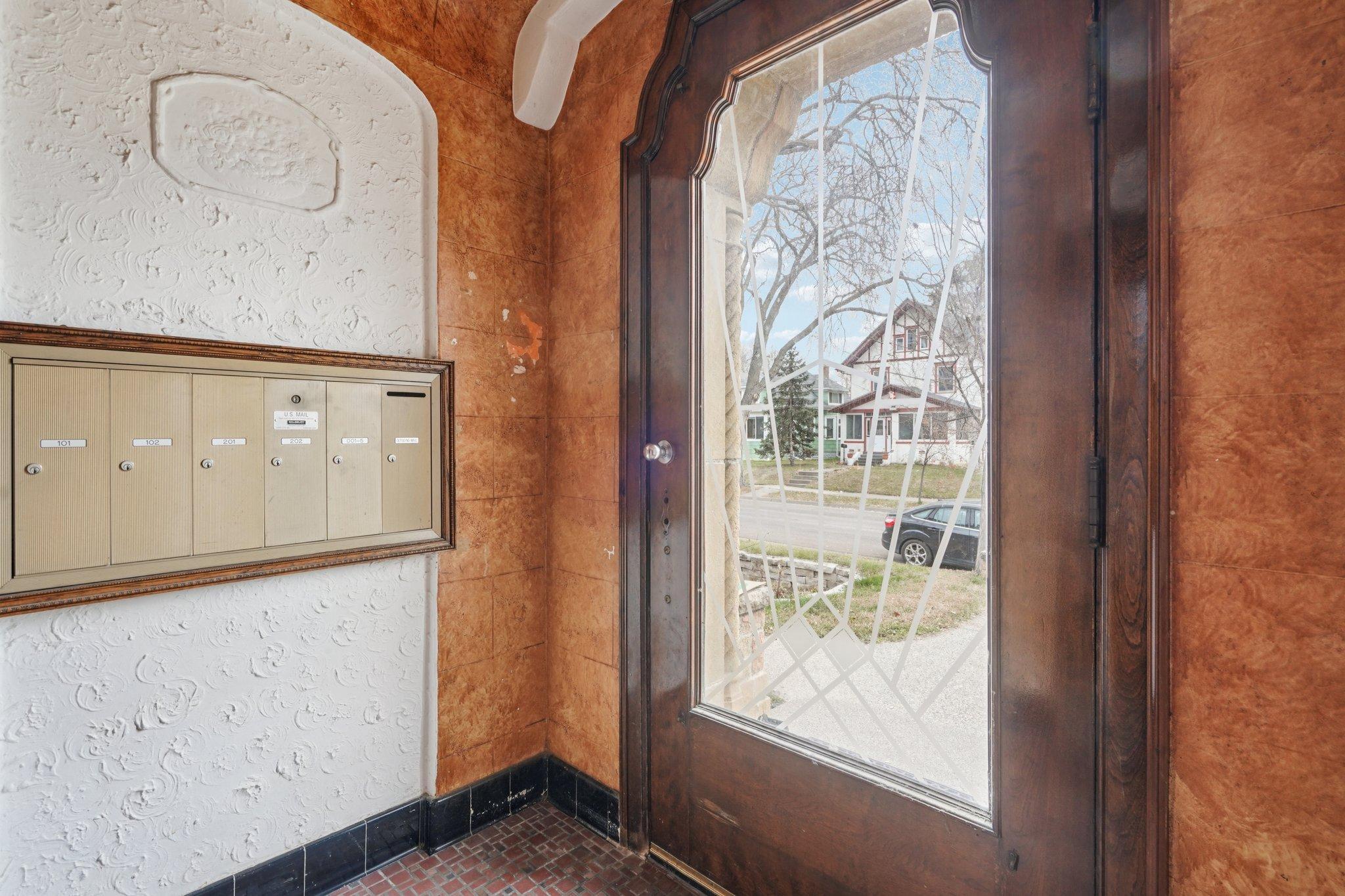 View of Residential at 3248 Emerson Avenue #1, Minneapolis MN 55408, Minneapolis (6 of 26) - Mike Wilen | Minnesota Team Real Estate