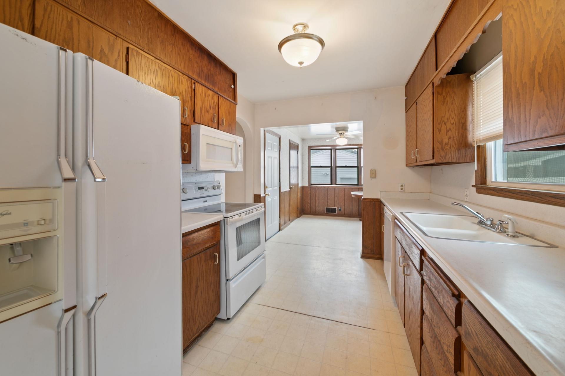 View of Residential at 1368 Hartford Avenue, Saint Paul MN 55116, Saint Paul (10 of 29) - Mike Wilen | Minnesota Team Real Estate