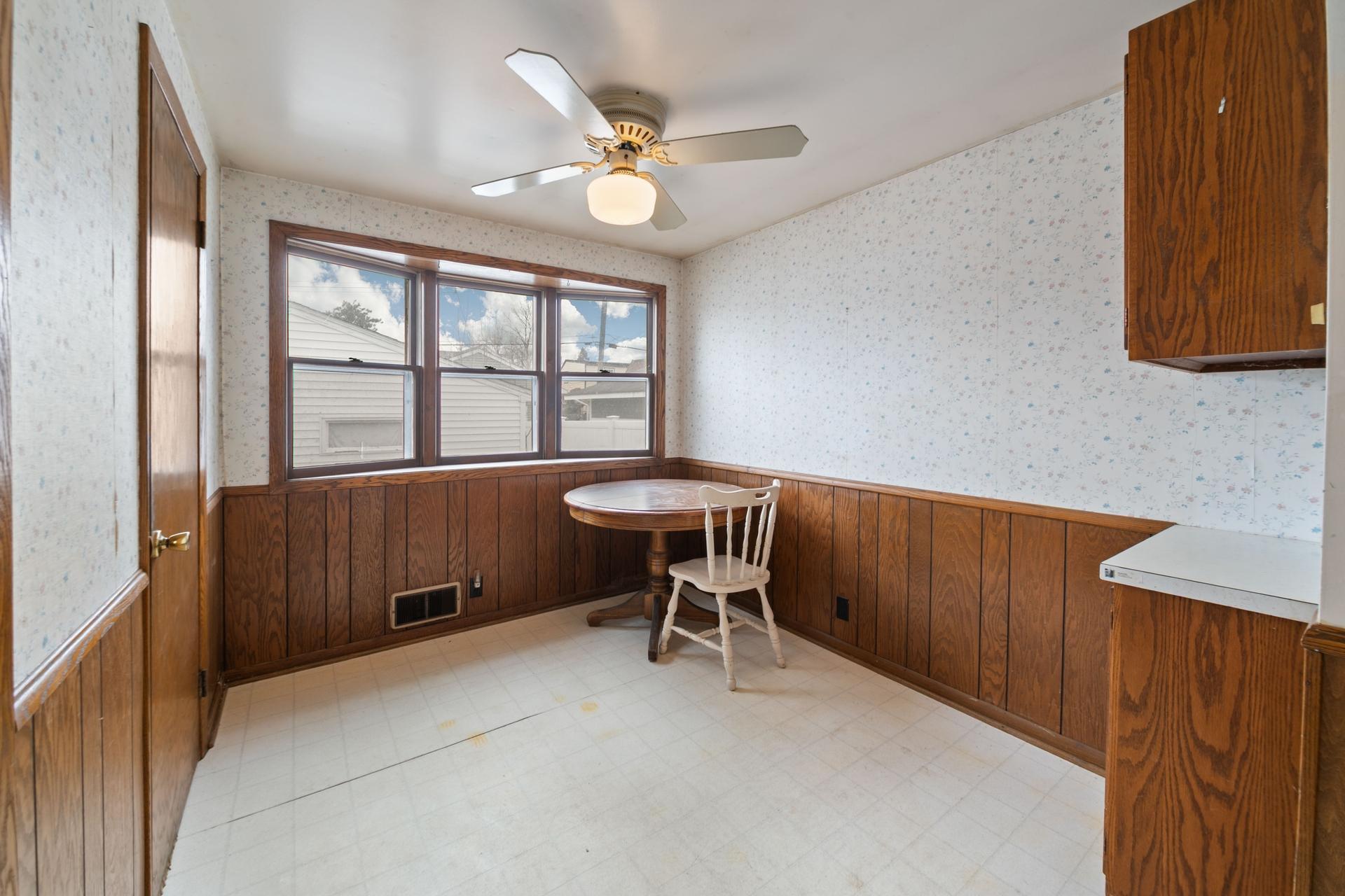 View of Residential at 1368 Hartford Avenue, Saint Paul MN 55116, Saint Paul (12 of 29) - Mike Wilen | Minnesota Team Real Estate