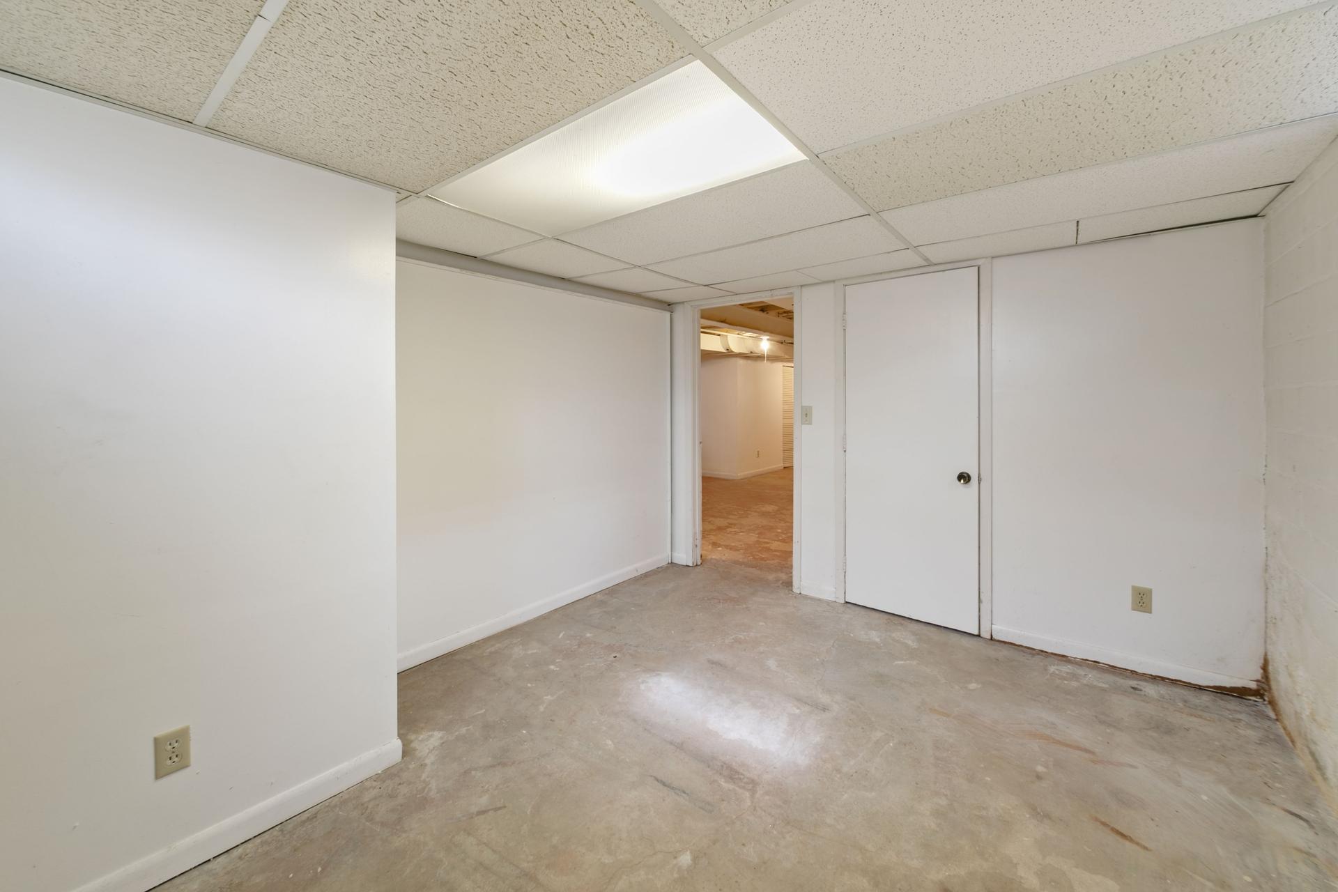 View of Residential at 1368 Hartford Avenue, Saint Paul MN 55116, Saint Paul (21 of 29) - Mike Wilen | Minnesota Team Real Estate
