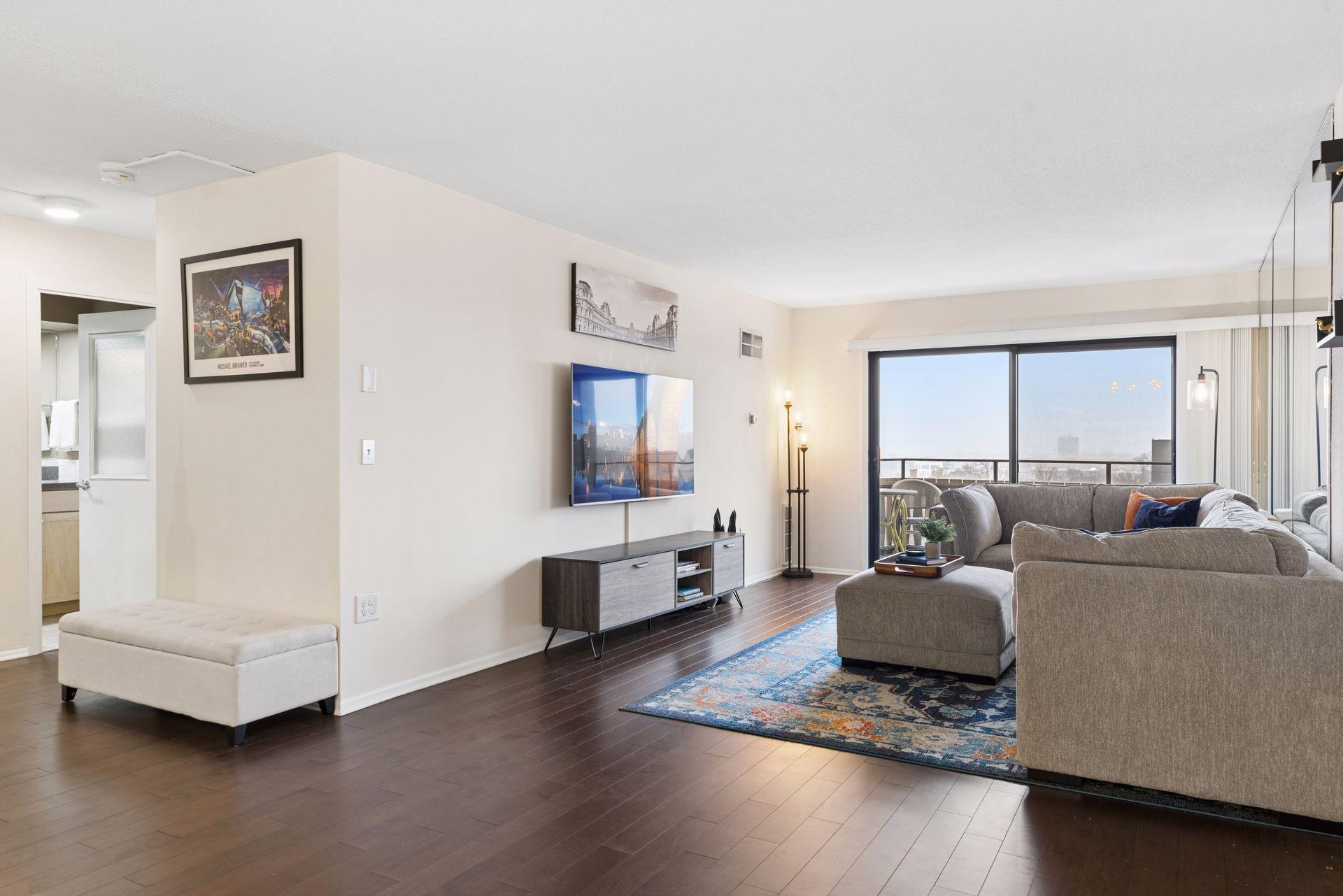 View of Residential at 400 Groveland Avenue #914, Minneapolis MN 55403, Minneapolis (14 of 58) - Mike Wilen | Minnesota Team Real Estate